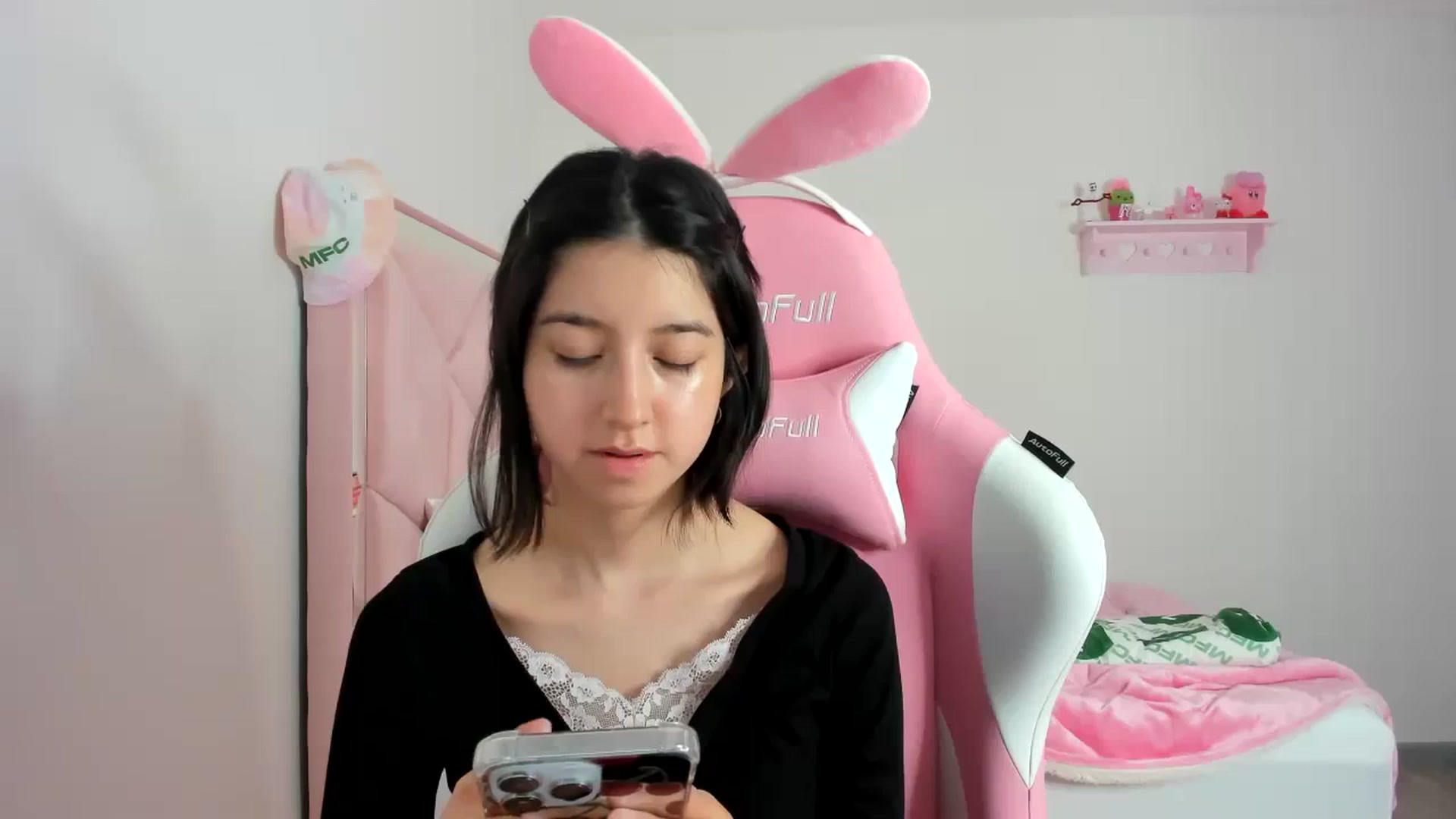 Gallery image thumbnail from Cherrycute666's myfreecams stream on, 02/12/2024, 02:25 image 7 of 20