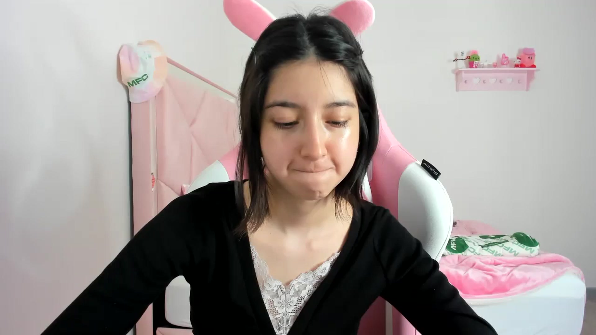 Gallery image thumbnail from Cherrycute666's myfreecams stream on, 02/12/2024, 02:25 image 12 of 20