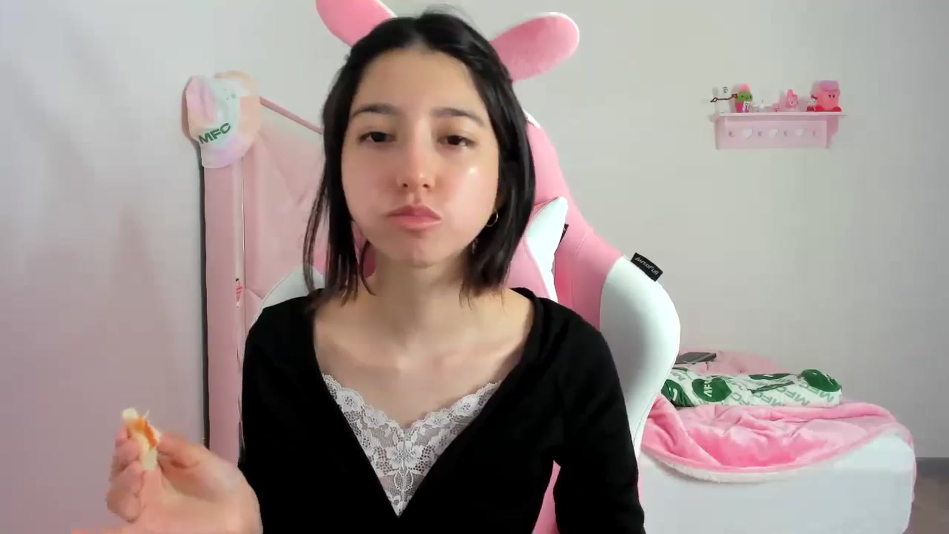 Gallery image thumbnail from Cherrycute666's myfreecams stream on, 02/12/2024, 02:25 image 9 of 20
