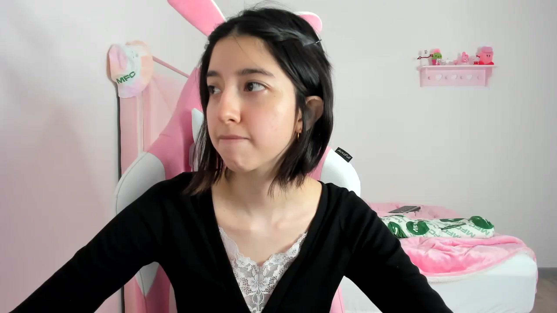 Gallery image thumbnail from Cherrycute666's myfreecams stream on, 02/12/2024, 02:25 image 11 of 20