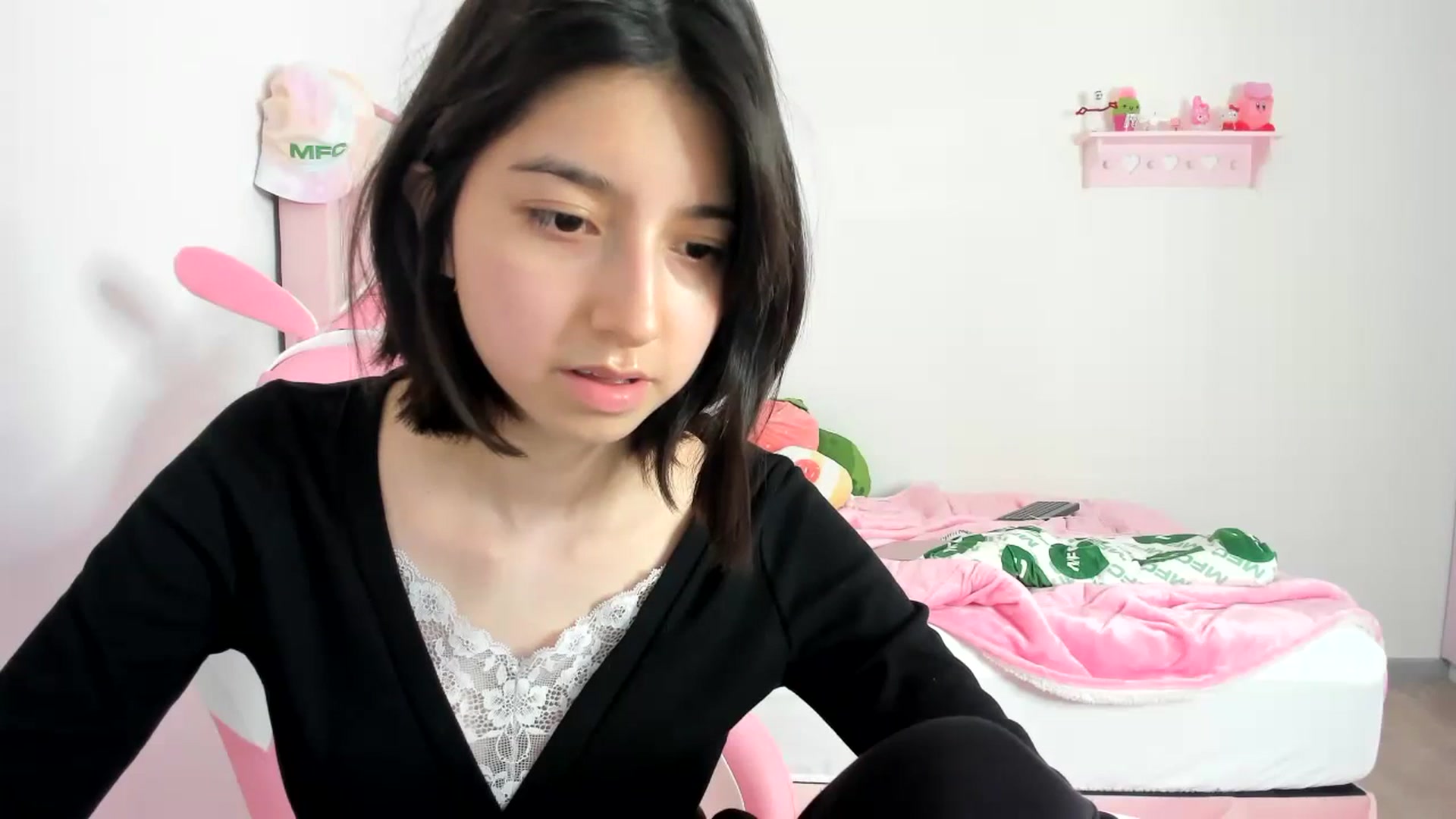 Gallery image thumbnail from Cherrycute666's myfreecams stream on, 02/12/2024, 06:26 image 5 of 20