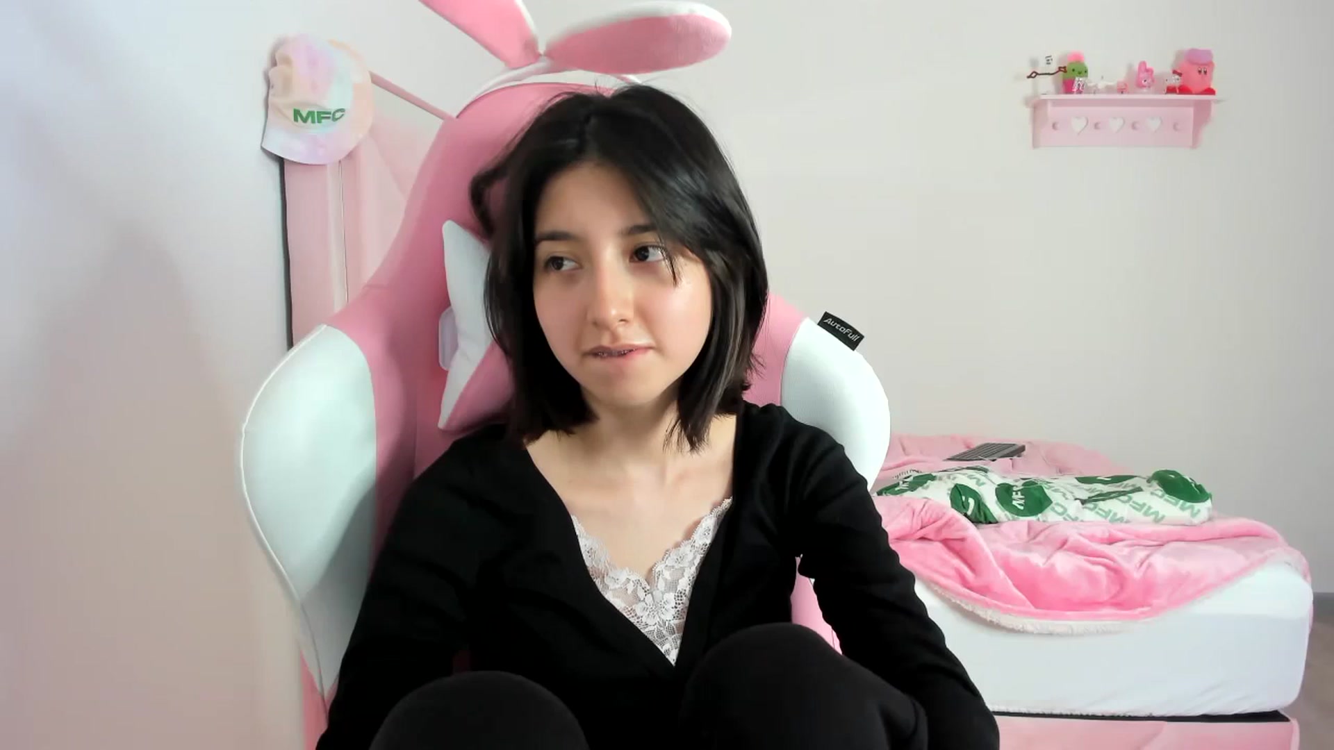 Gallery image thumbnail from Cherrycute666's myfreecams stream on, 02/12/2024, 06:26 image 10 of 20