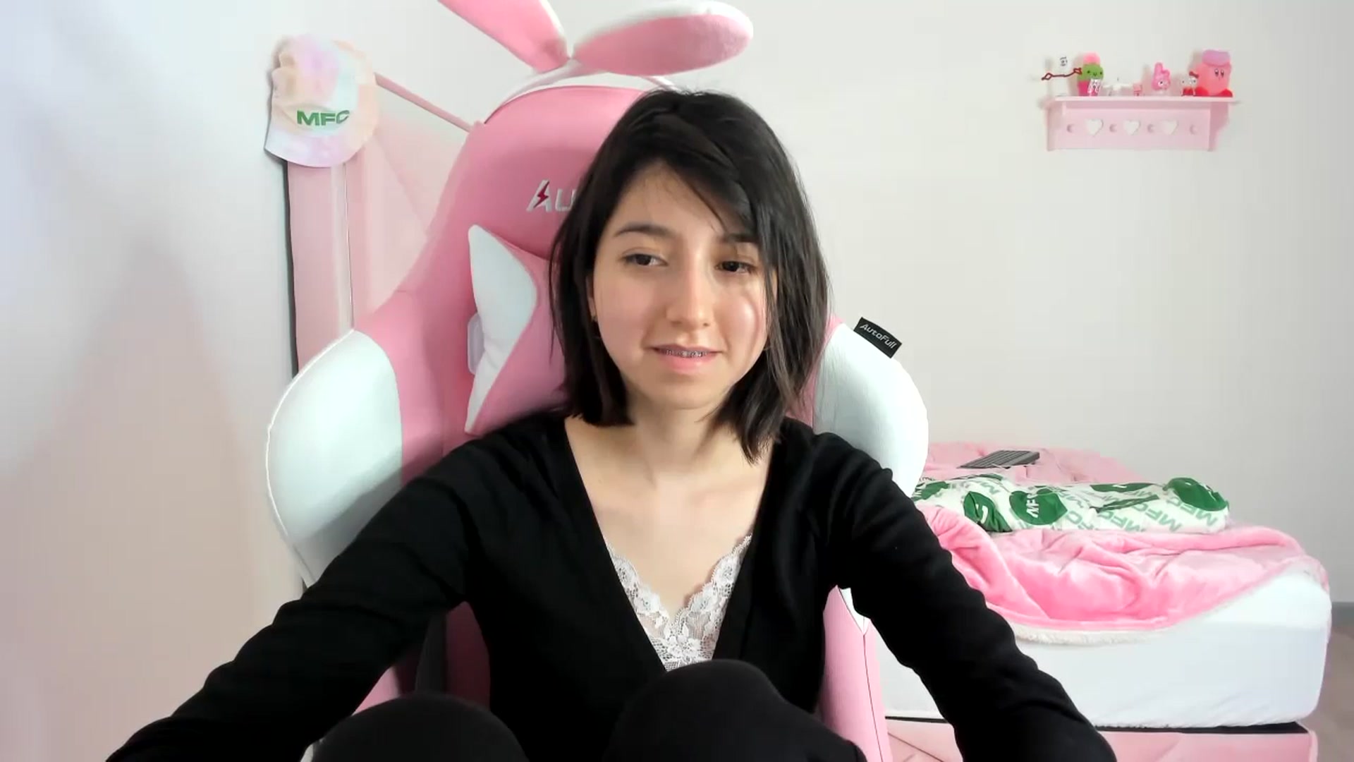 Gallery image thumbnail from Cherrycute666's myfreecams stream on, 02/12/2024, 06:26 image 11 of 20