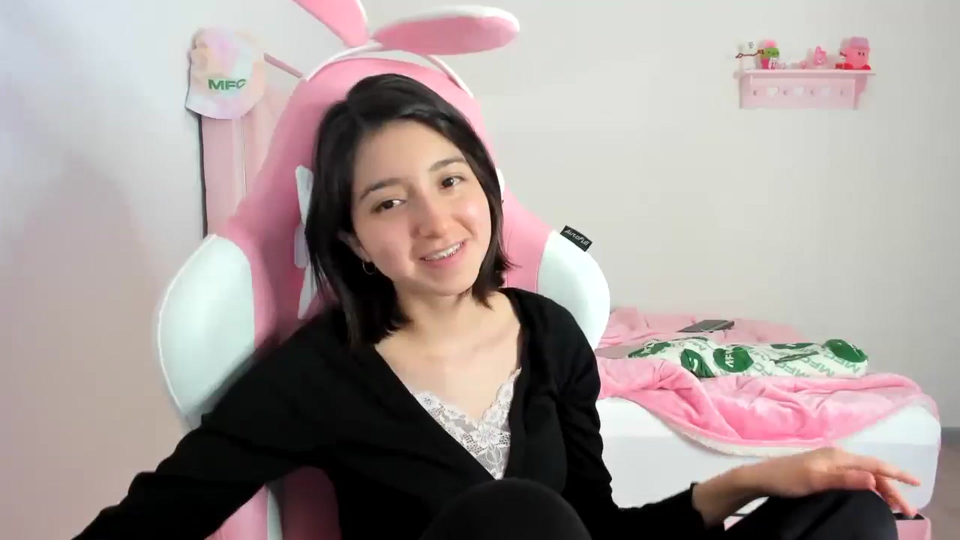 Gallery image thumbnail from Cherrycute666's myfreecams stream on, 02/12/2024, 06:26 image 12 of 20