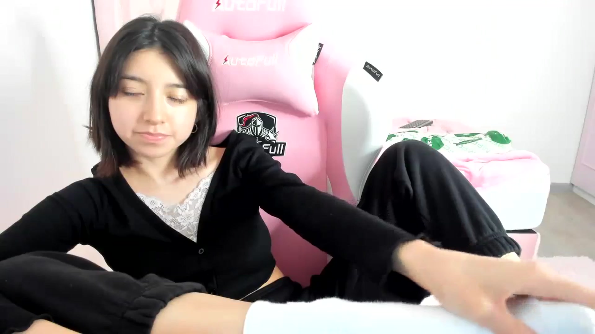 Gallery image thumbnail from Cherrycute666's myfreecams stream on, 02/12/2024, 09:03 image 3 of 20