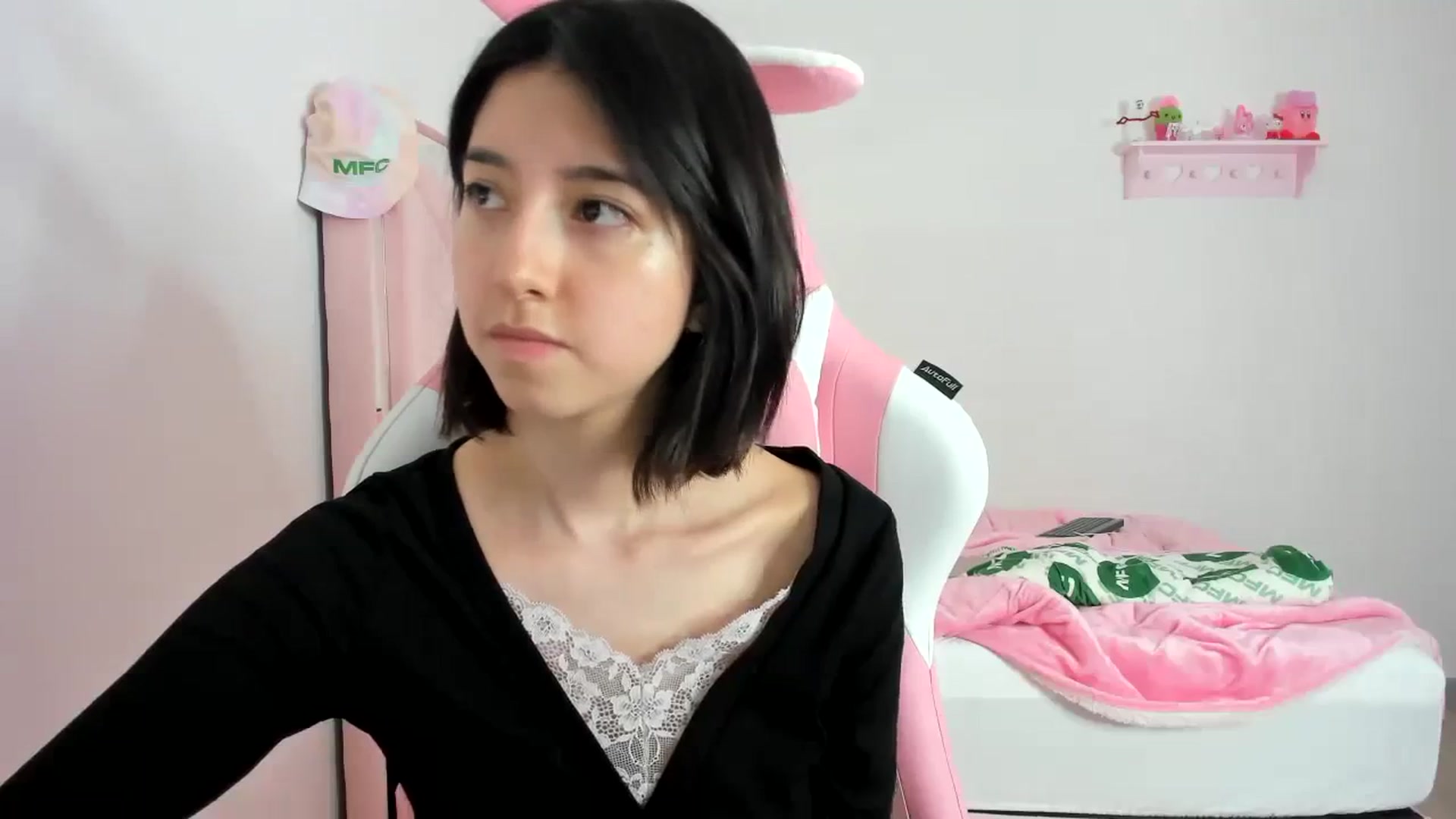 Gallery image thumbnail from Cherrycute666's myfreecams stream on, 02/12/2024, 09:03 image 5 of 20