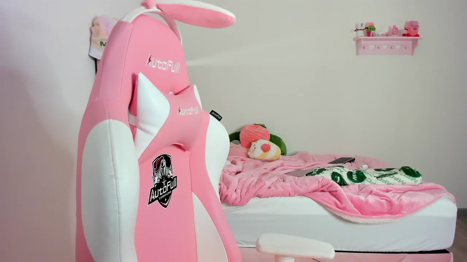 Gallery image thumbnail from Cherrycute666's myfreecams stream on, 02/12/2024, 09:03 image 10 of 20