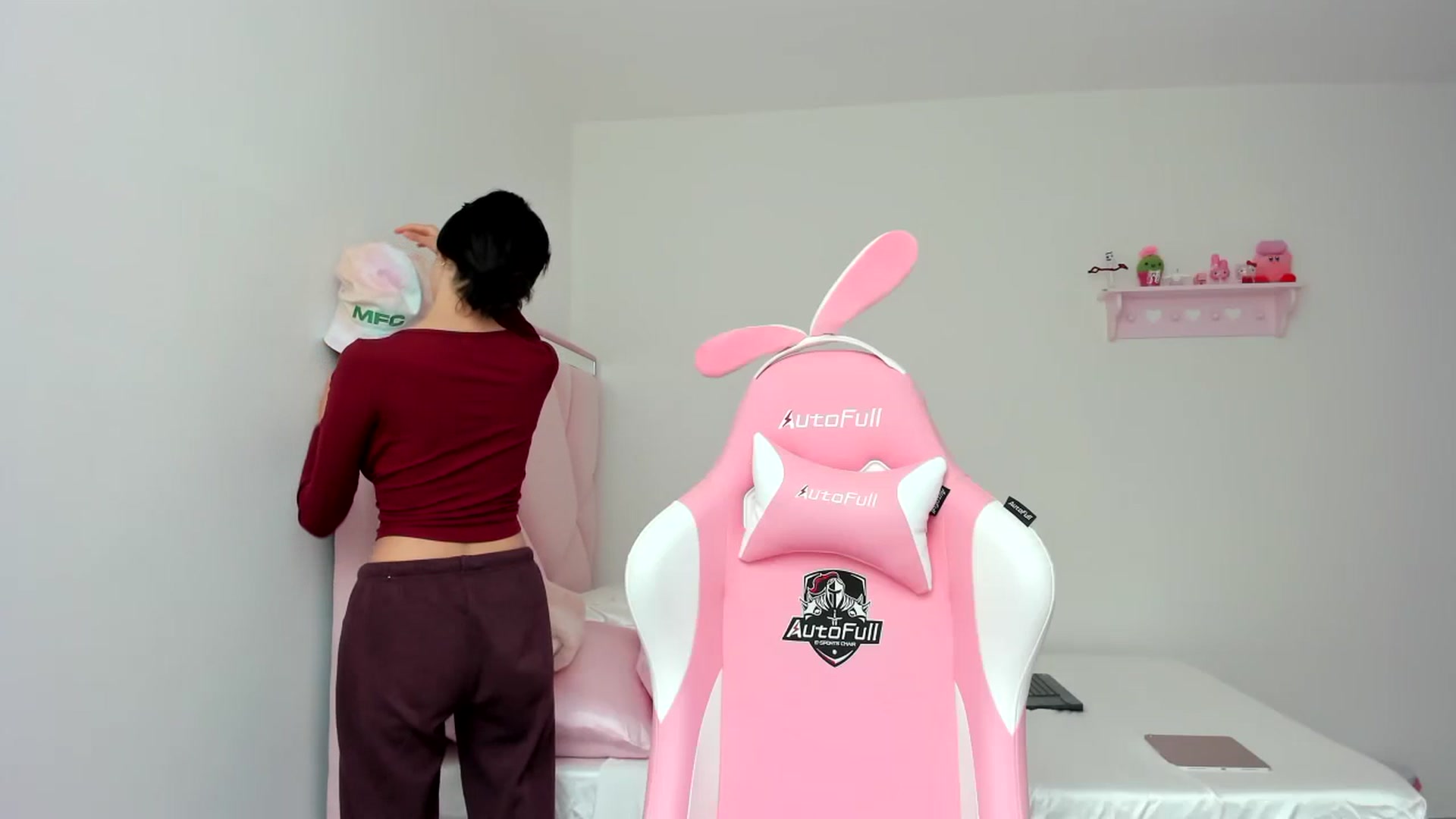 Gallery image thumbnail from Cherrycute666's myfreecams stream on, 02/16/2024, 23:20 image 15 of 20