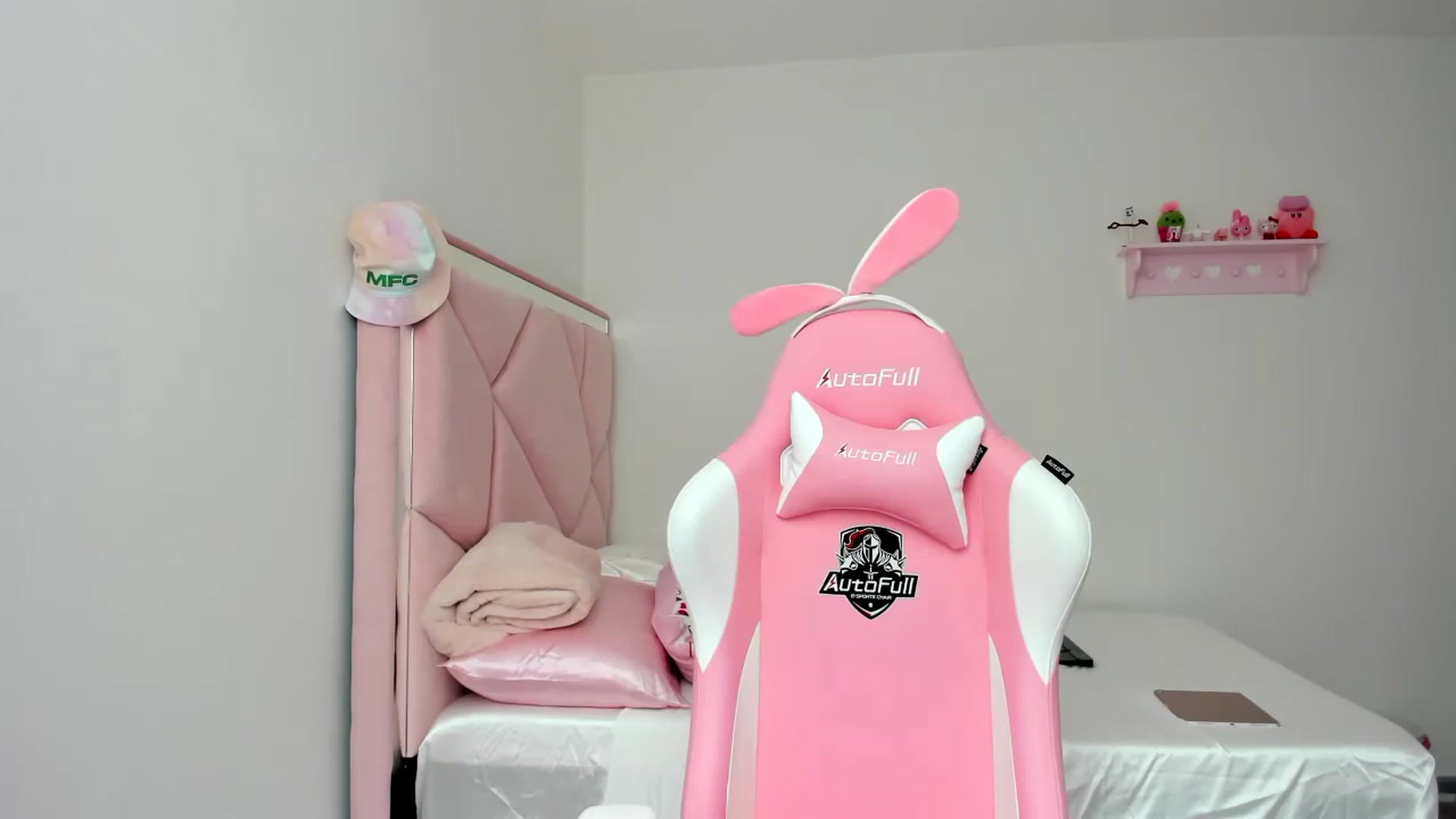 Gallery image thumbnail from Cherrycute666's myfreecams stream on, 02/16/2024, 23:20 image 20 of 20