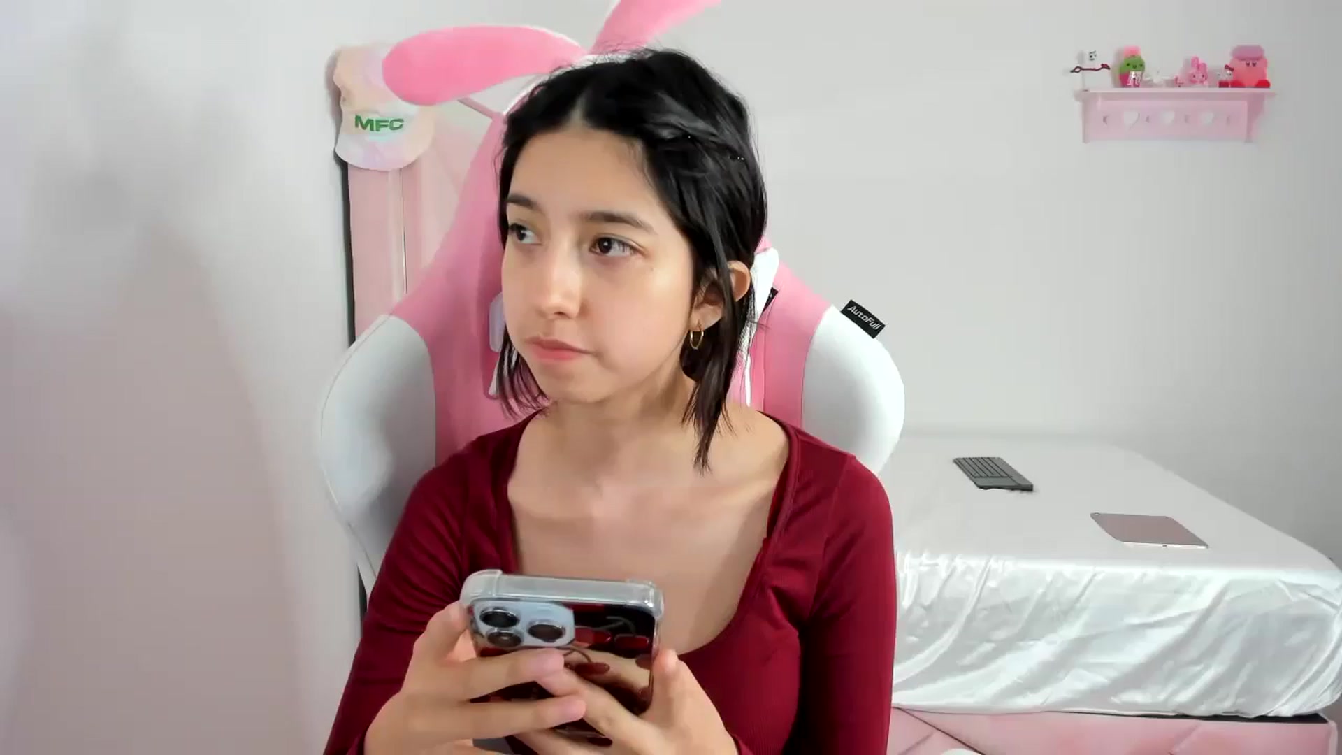 Gallery image thumbnail from Cherrycute666's myfreecams stream on, 02/17/2024, 03:44 image 2 of 20