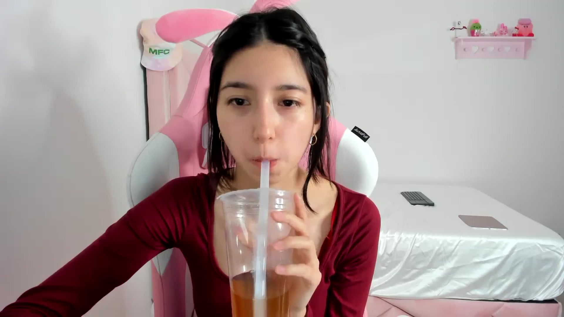 Gallery image thumbnail from Cherrycute666's myfreecams stream on, 02/17/2024, 03:44 image 4 of 20