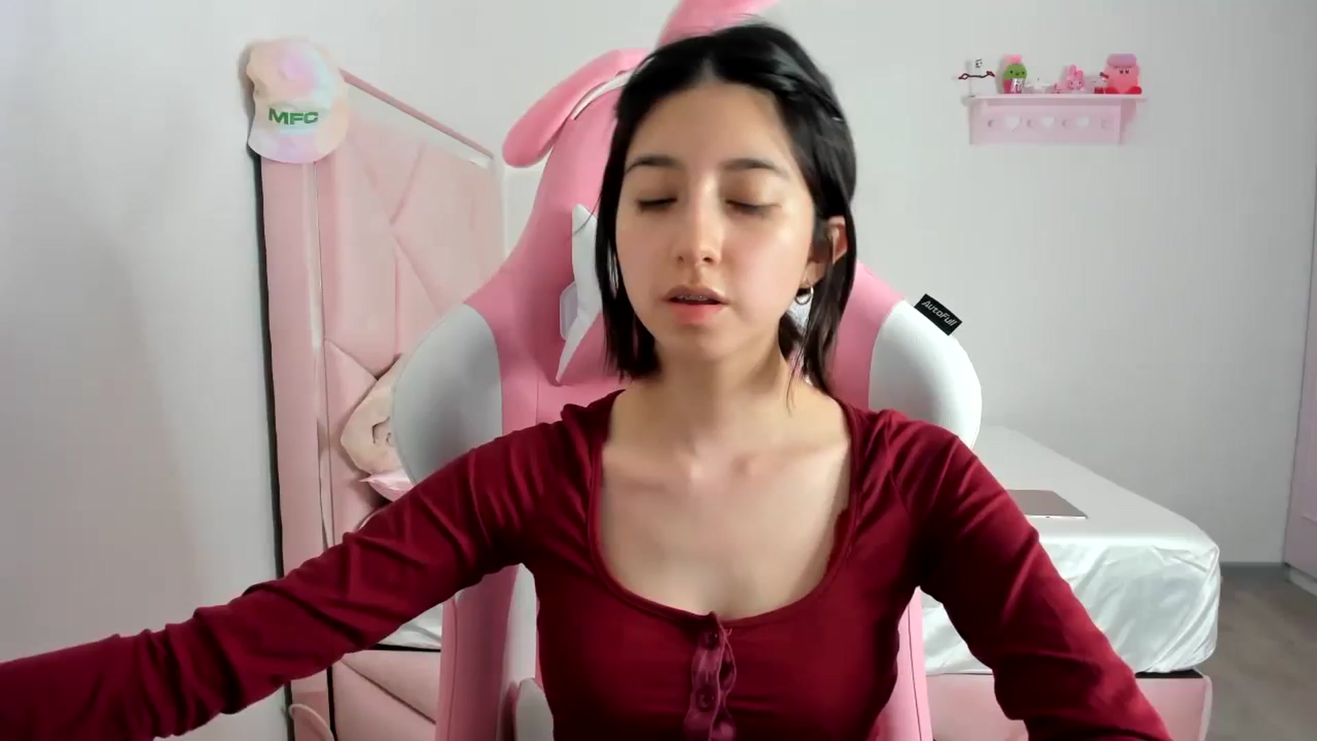 Gallery image thumbnail from Cherrycute666's myfreecams stream on, 02/17/2024, 03:44 image 20 of 20