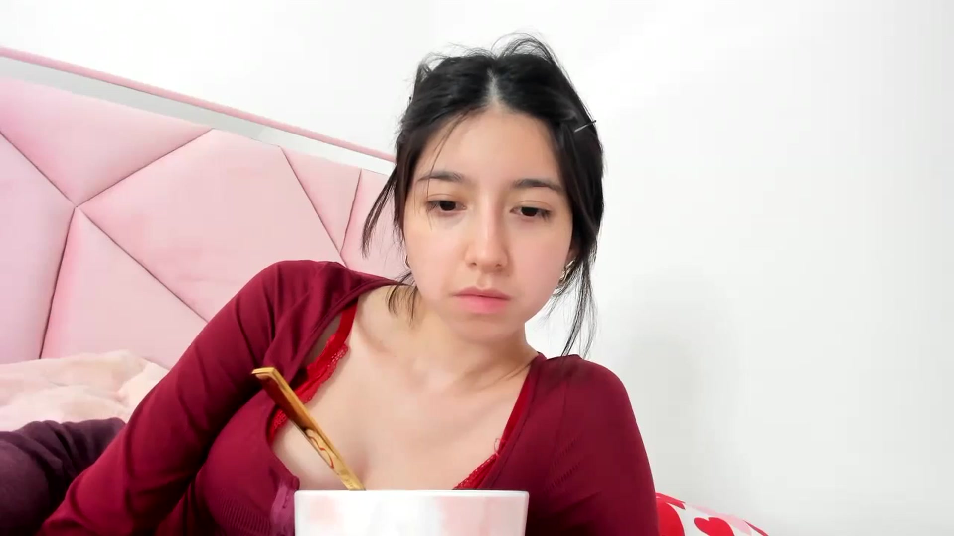 Gallery image thumbnail from Cherrycute666's myfreecams stream on, 02/17/2024, 10:21 image 17 of 20