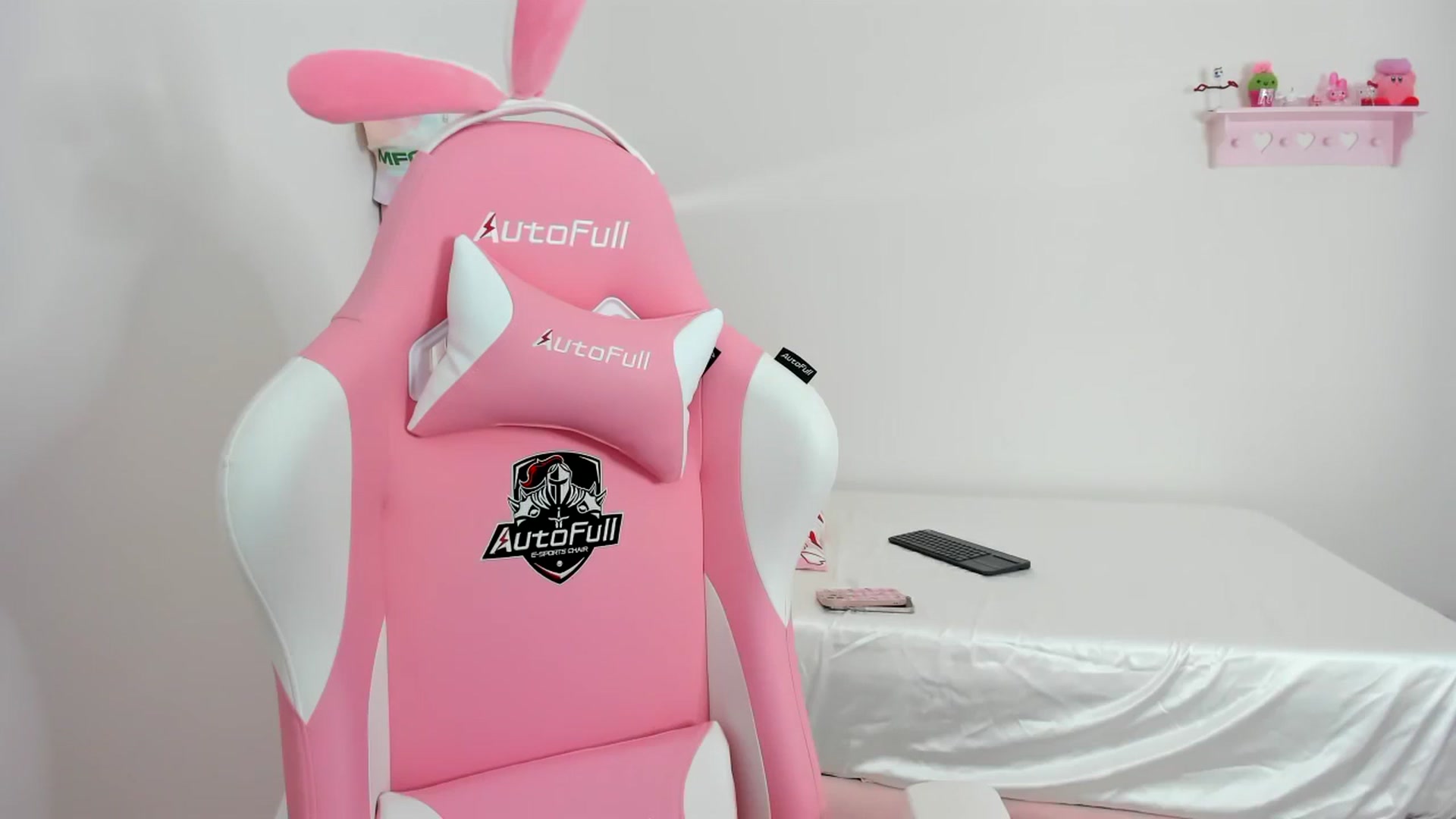 Gallery image thumbnail from Cherrycute666's myfreecams stream on, 02/17/2024, 23:36 image 15 of 20