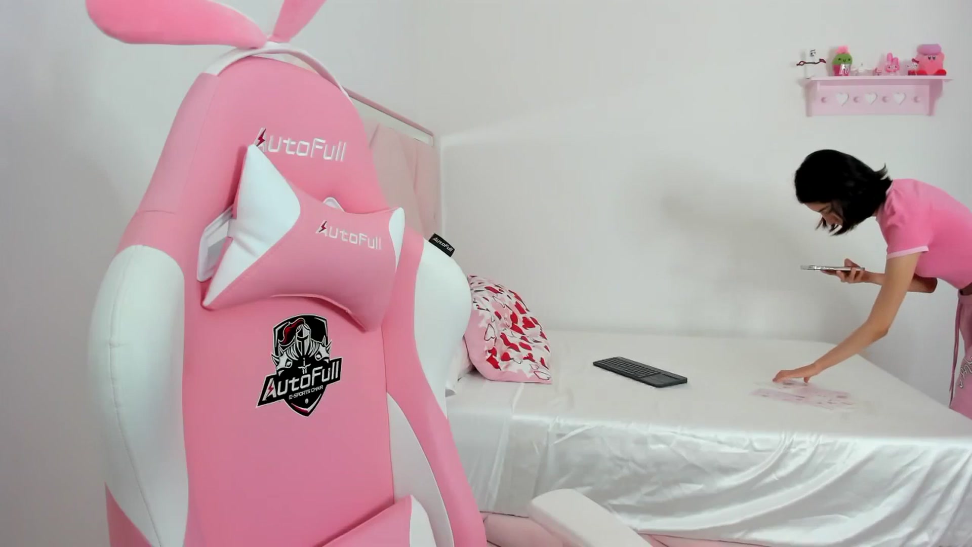 Gallery image thumbnail from Cherrycute666's myfreecams stream on, 02/17/2024, 23:36 image 8 of 20