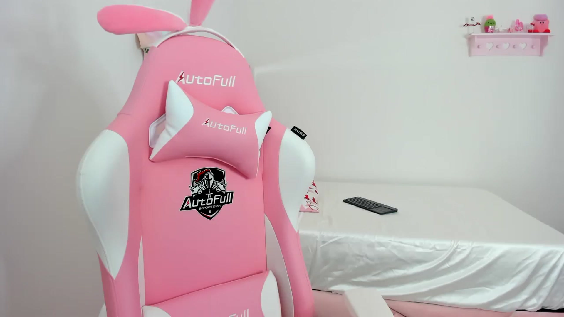 Gallery image thumbnail from Cherrycute666's myfreecams stream on, 02/17/2024, 23:36 image 12 of 20