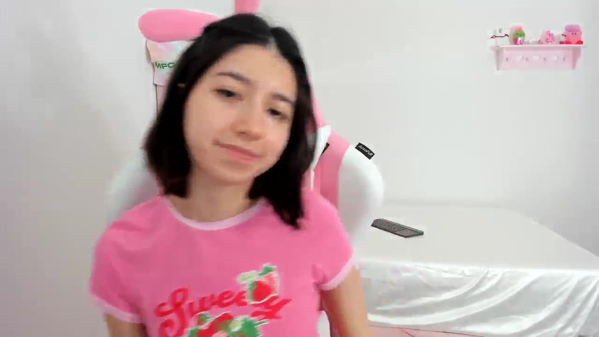 Gallery image thumbnail from Cherrycute666's myfreecams stream on, 02/17/2024, 23:36 image 14 of 20