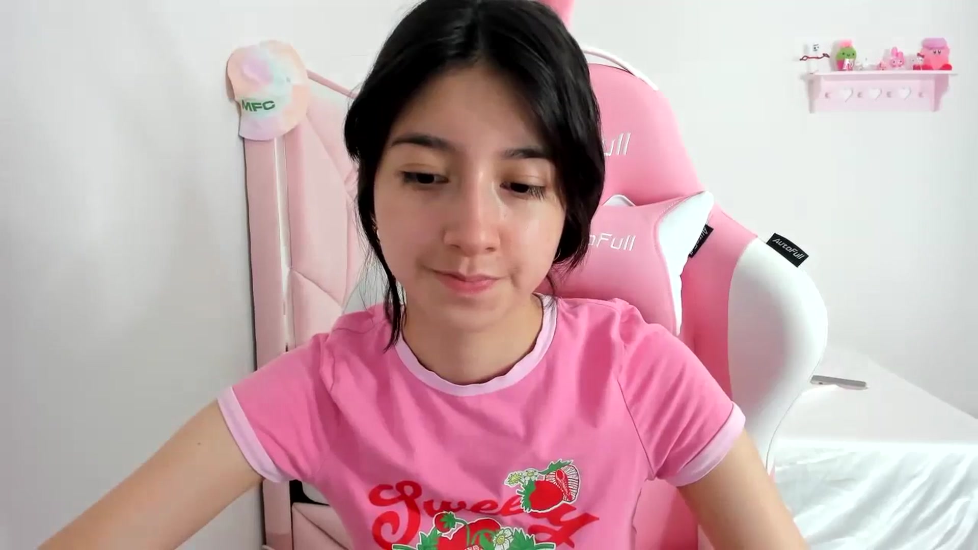 Gallery image thumbnail from Cherrycute666's myfreecams stream on, 02/18/2024, 09:58 image 2 of 20