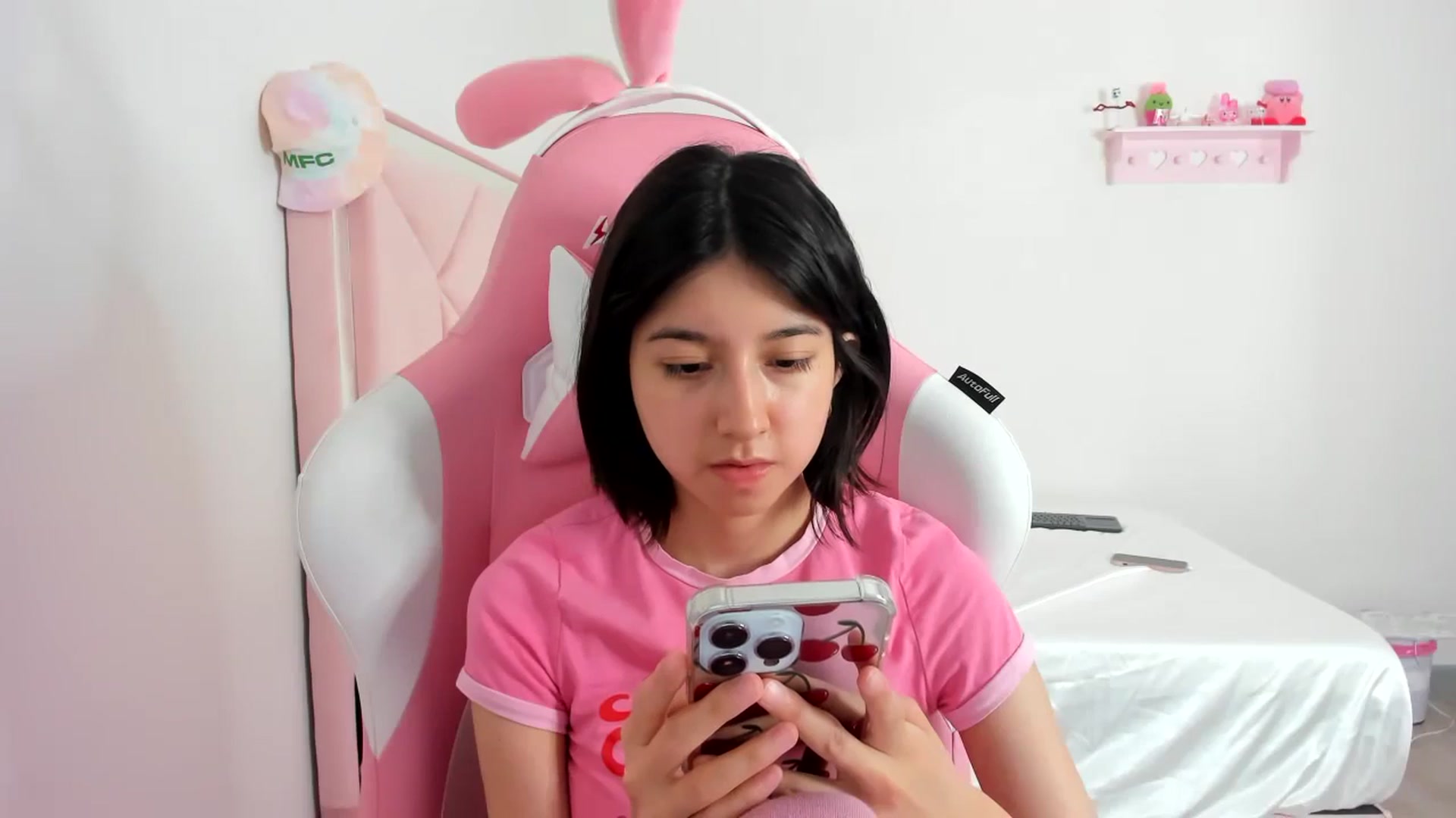 Gallery image thumbnail from Cherrycute666's myfreecams stream on, 02/18/2024, 09:58 image 7 of 20