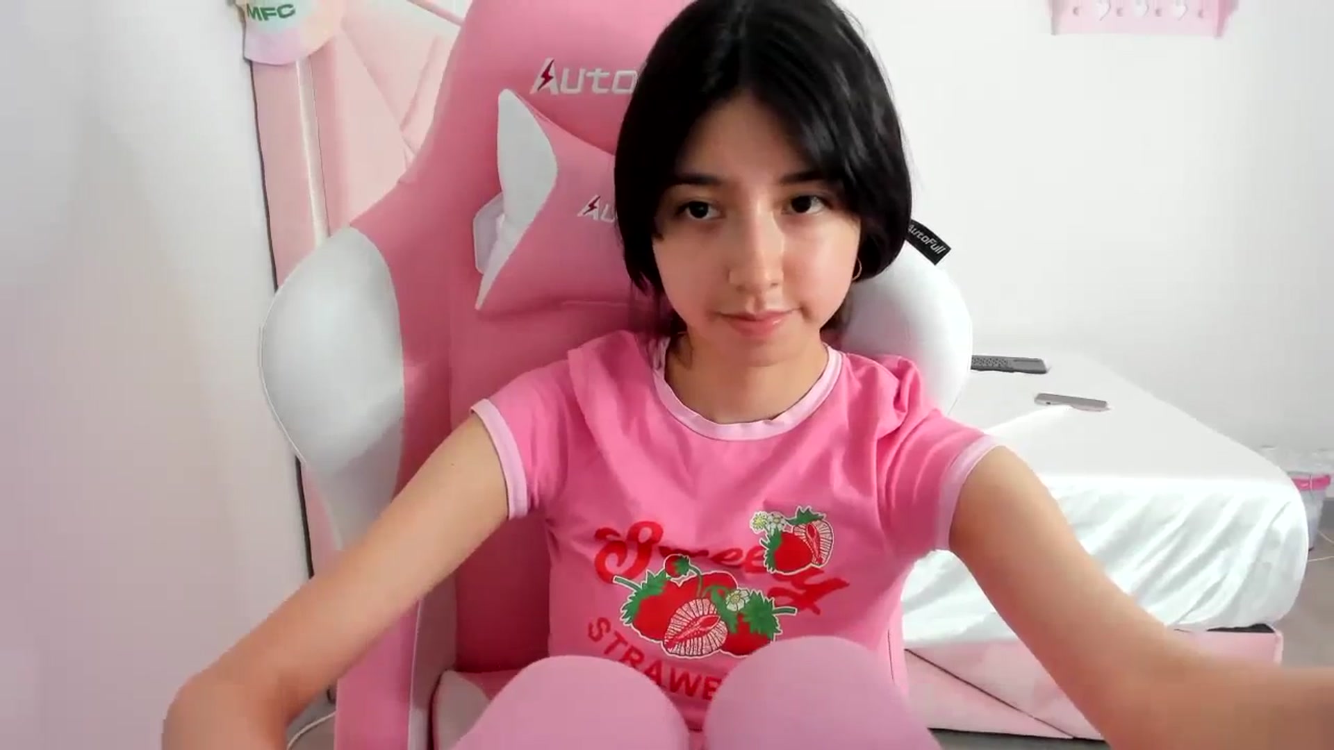 Gallery image thumbnail from Cherrycute666's myfreecams stream on, 02/18/2024, 09:58 image 8 of 20