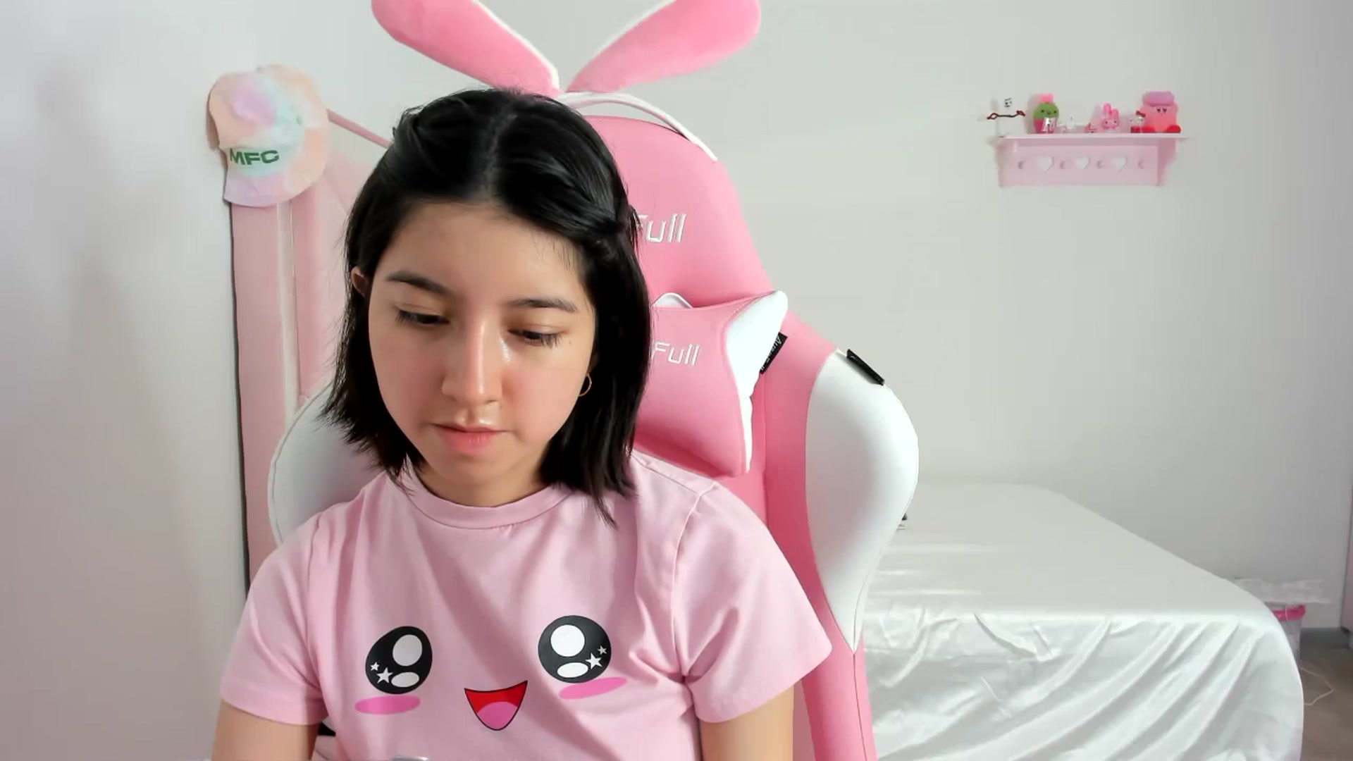 Gallery image thumbnail from Cherrycute666's myfreecams stream on, 02/19/2024, 02:47 image 3 of 20