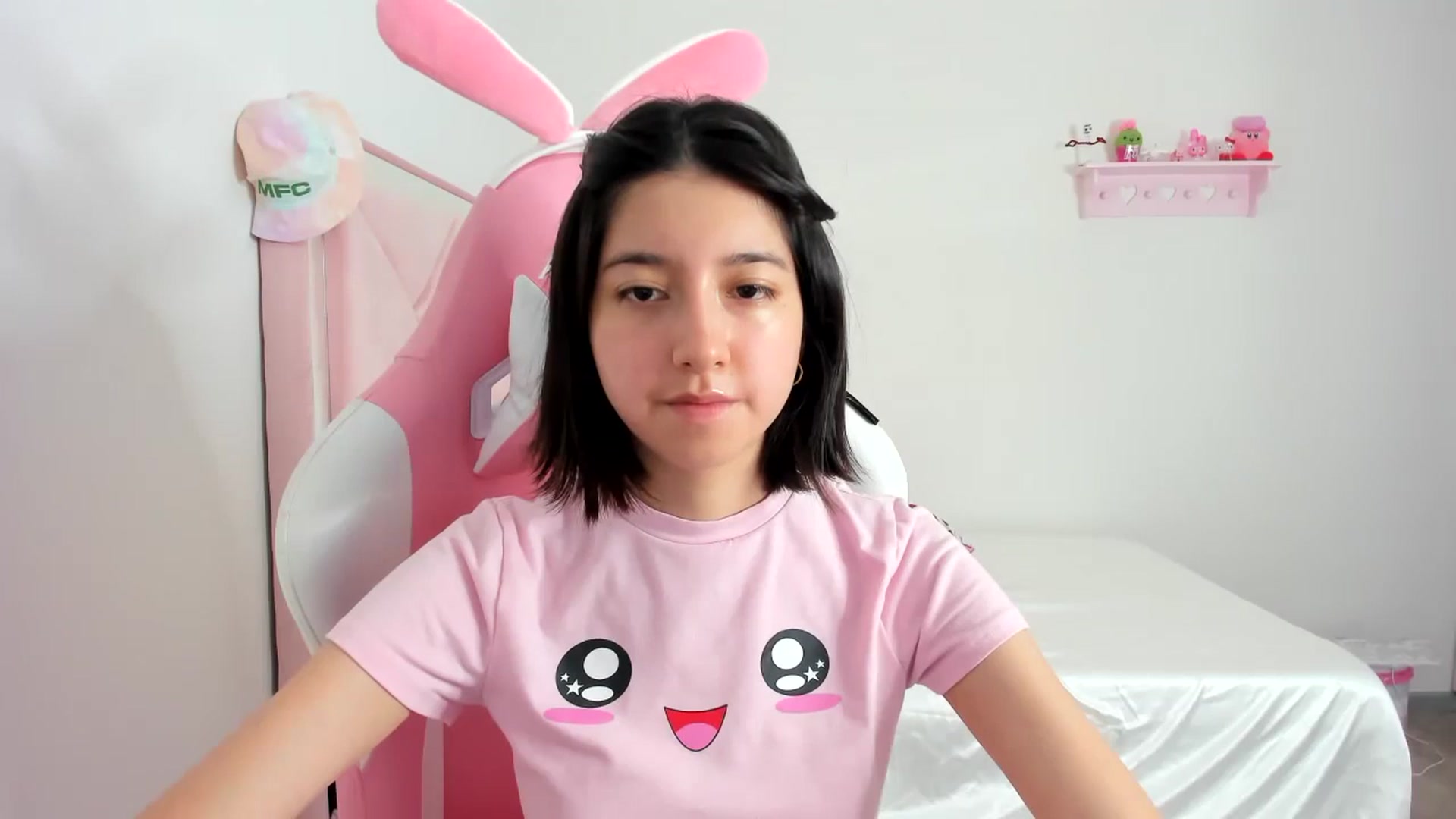 Gallery image thumbnail from Cherrycute666's myfreecams stream on, 02/19/2024, 02:47 image 4 of 20