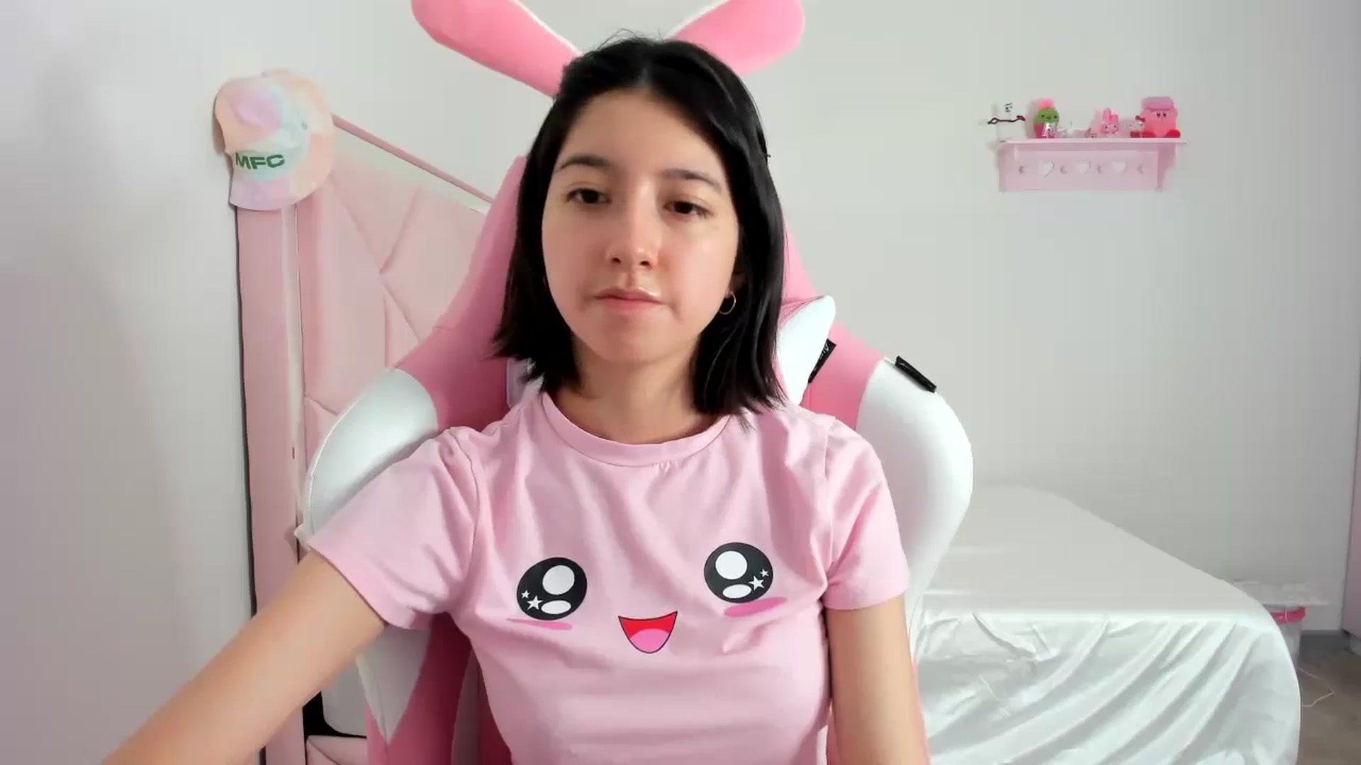 Gallery image thumbnail from Cherrycute666's myfreecams stream on, 02/19/2024, 02:47 image 11 of 20