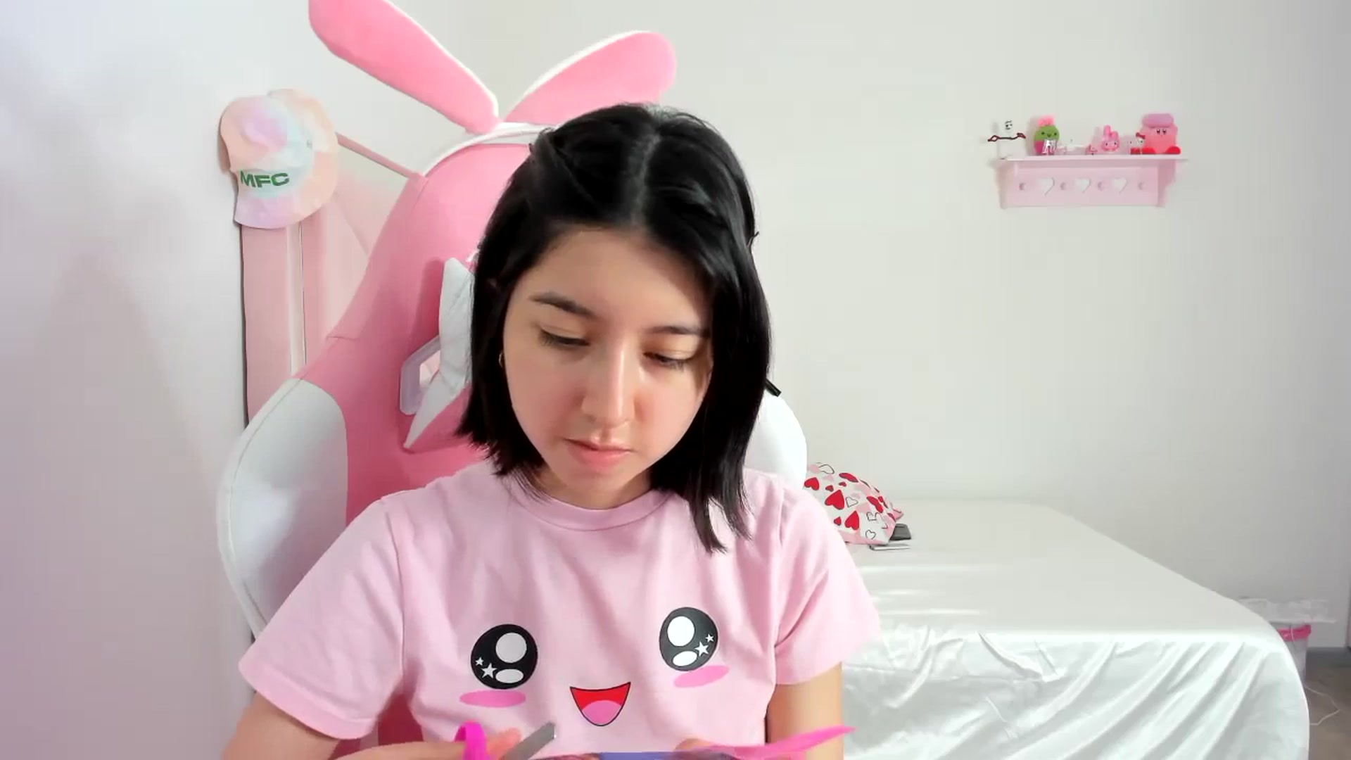 Gallery image thumbnail from Cherrycute666's myfreecams stream on, 02/19/2024, 02:47 image 7 of 20