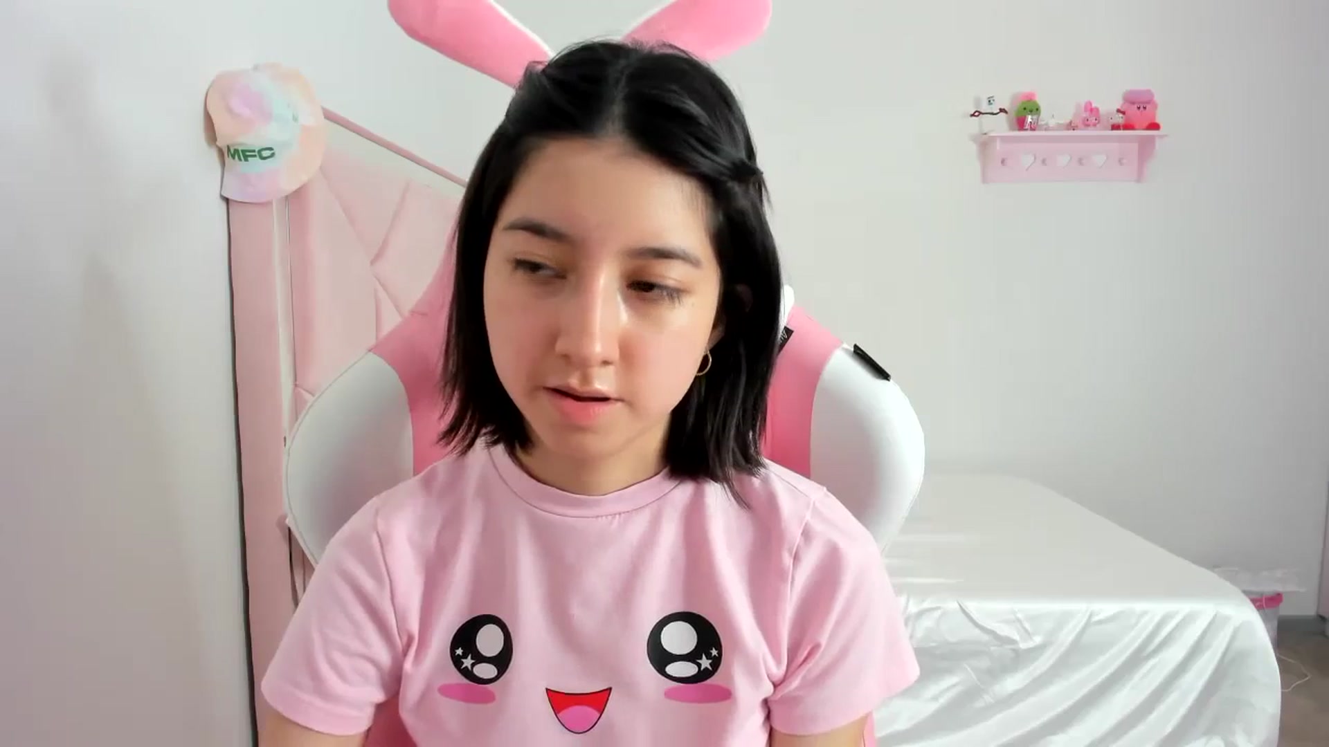 Gallery image thumbnail from Cherrycute666's myfreecams stream on, 02/19/2024, 02:47 image 2 of 20