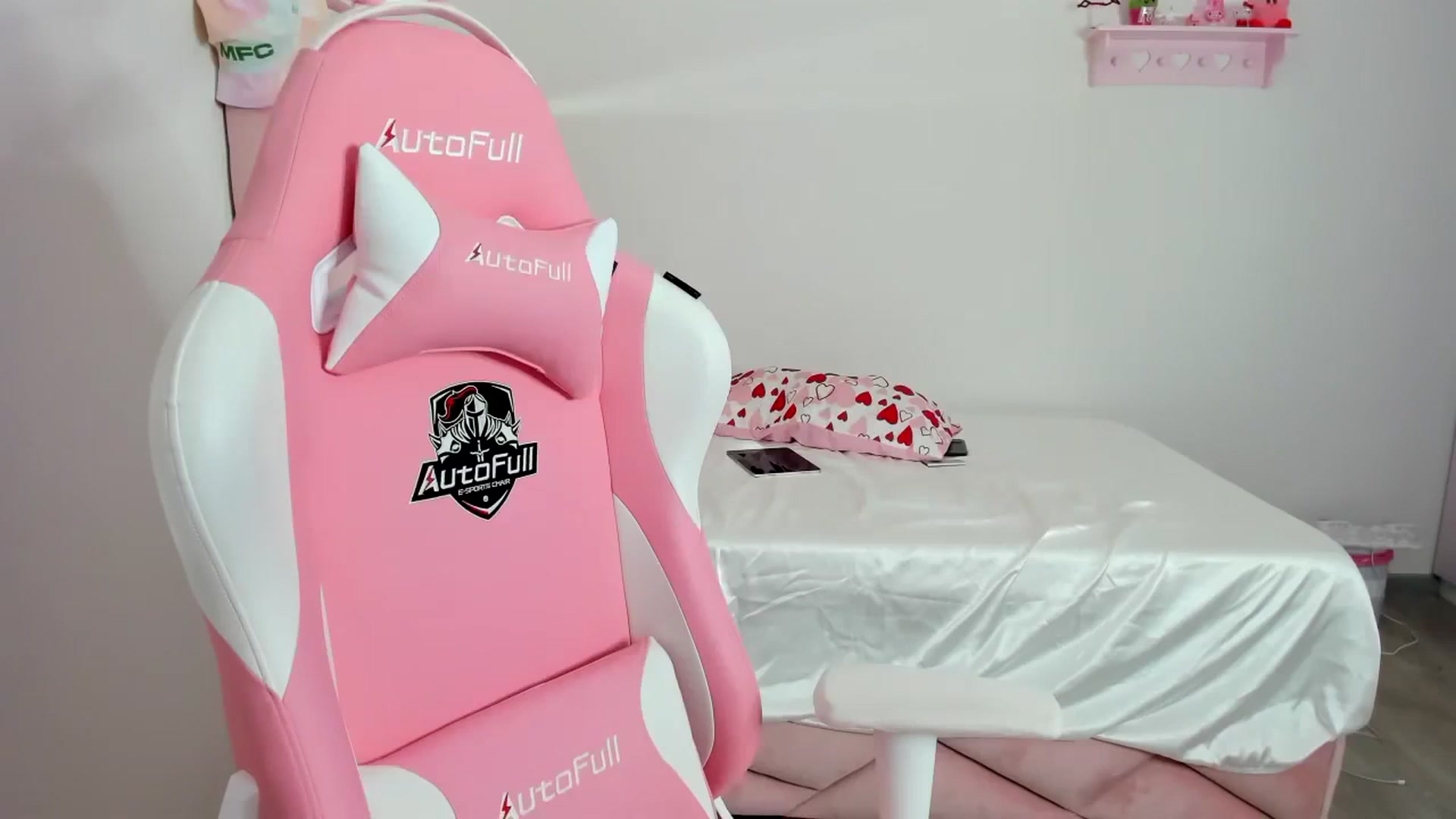 Gallery image thumbnail from Cherrycute666's myfreecams stream on, 02/19/2024, 05:40 image 20 of 20