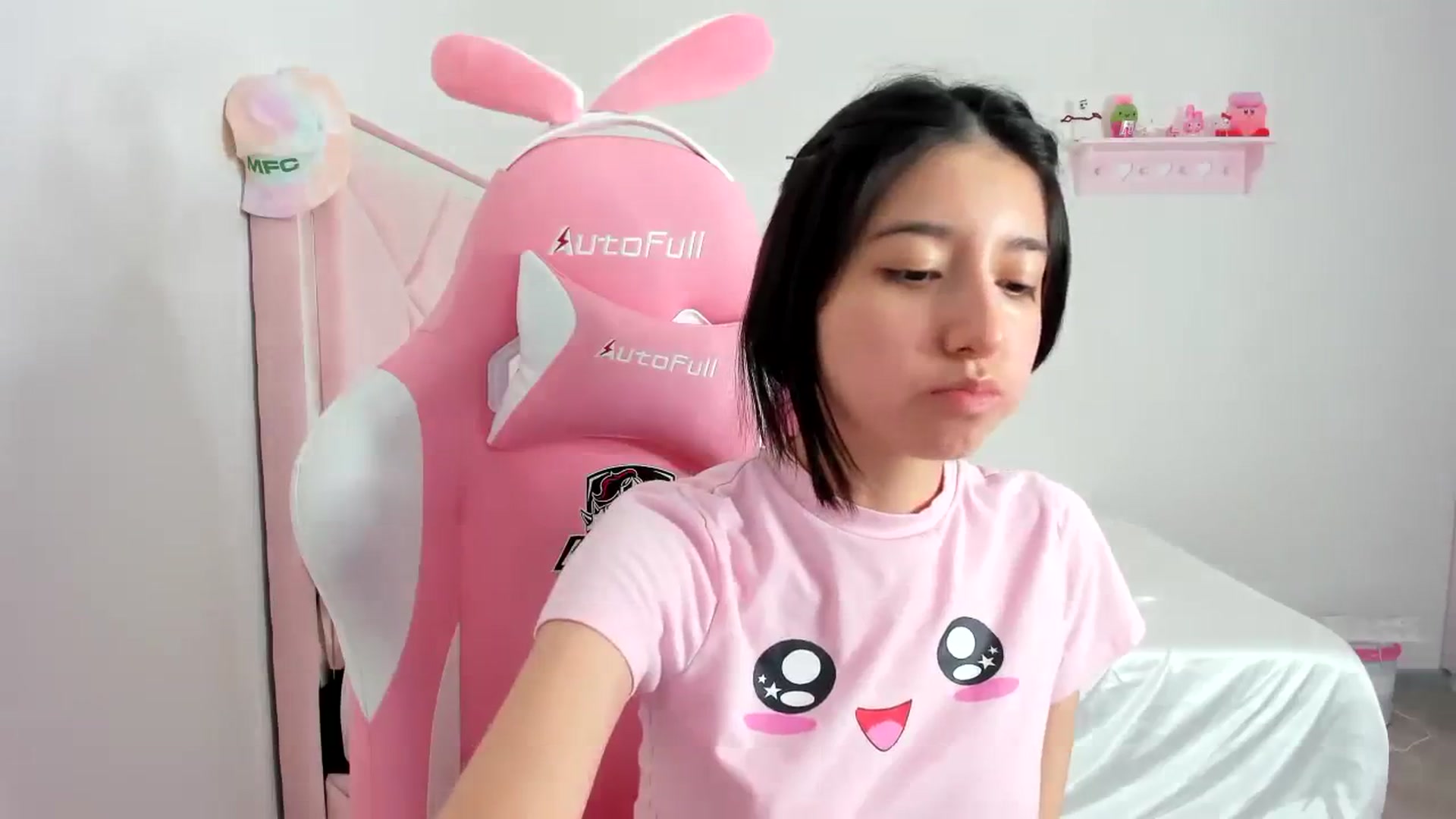 Gallery image thumbnail from Cherrycute666's myfreecams stream on, 02/19/2024, 05:40 image 17 of 20