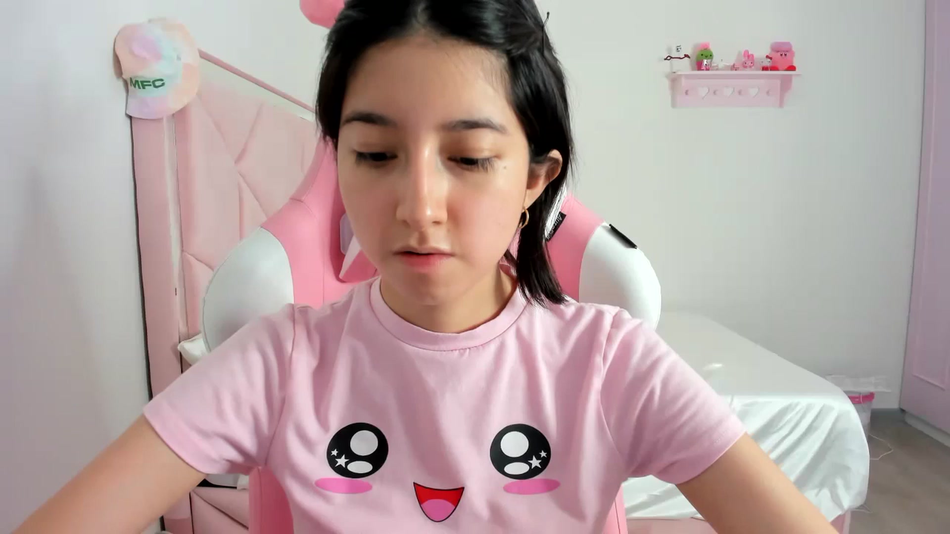Gallery image thumbnail from Cherrycute666's myfreecams stream on, 02/19/2024, 06:44 image 18 of 20