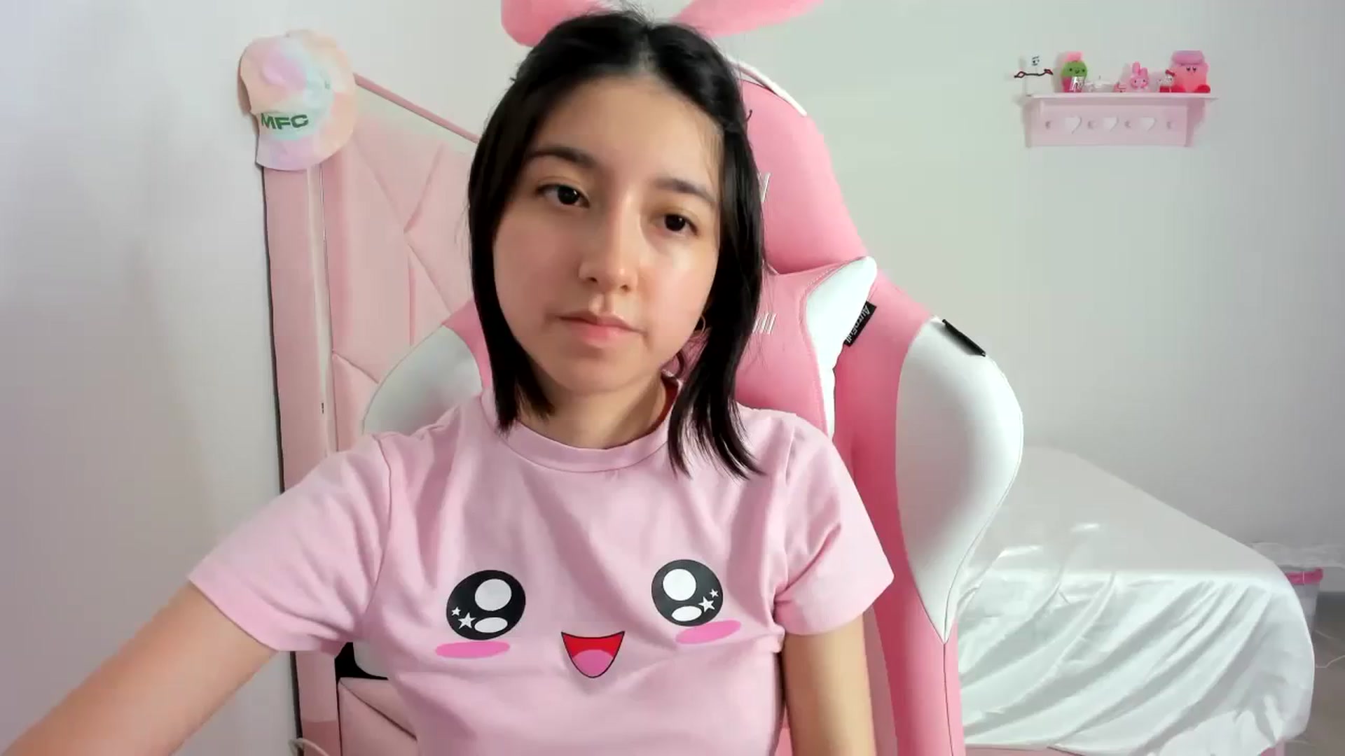 Gallery image thumbnail from Cherrycute666's myfreecams stream on, 02/19/2024, 06:44 image 10 of 20