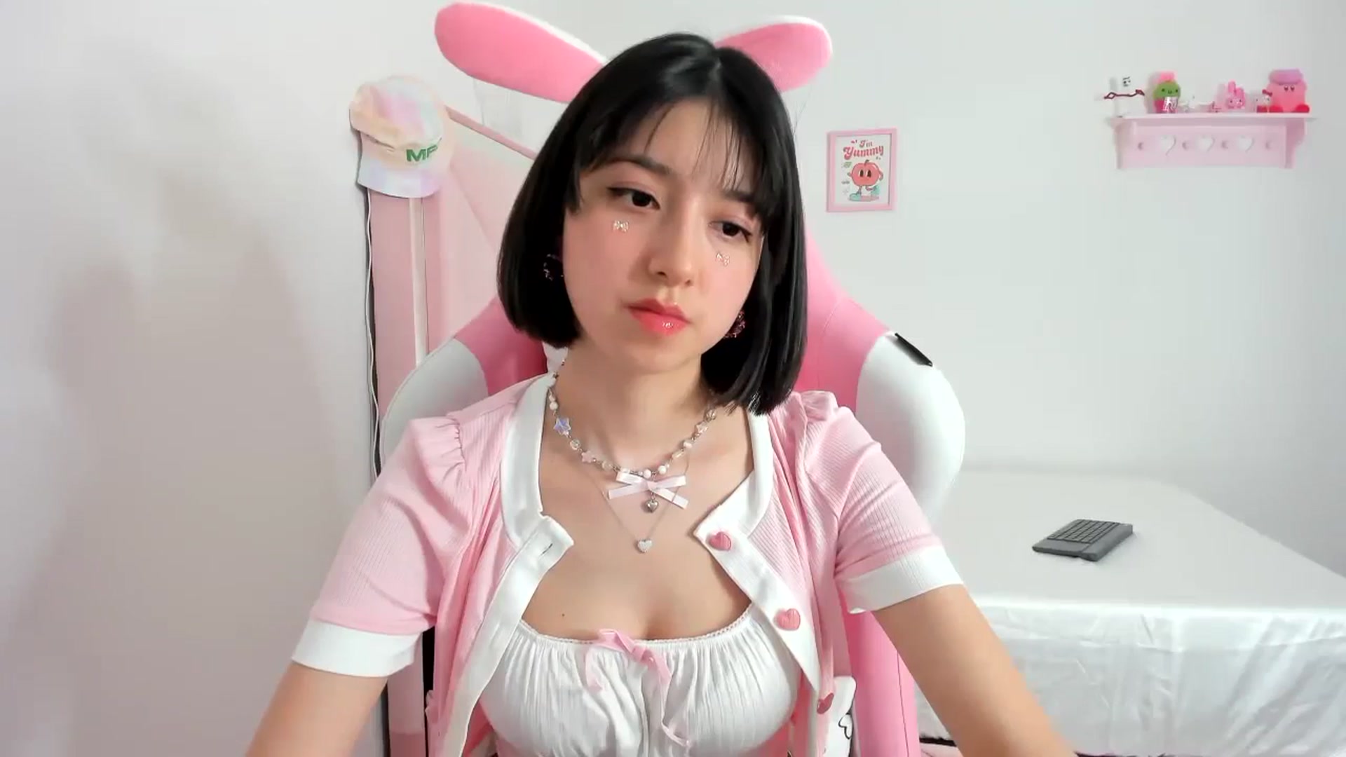 Gallery image thumbnail from Cherrycute666's myfreecams stream on, 02/20/2024, 04:40 image 9 of 20