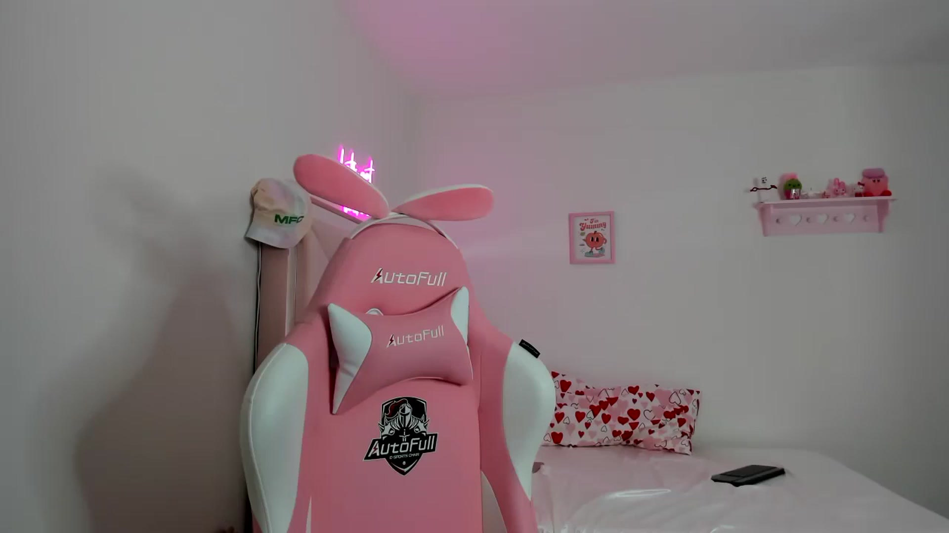 Gallery image thumbnail from Cherrycute666's myfreecams stream on, 02/20/2024, 09:46 image 19 of 20