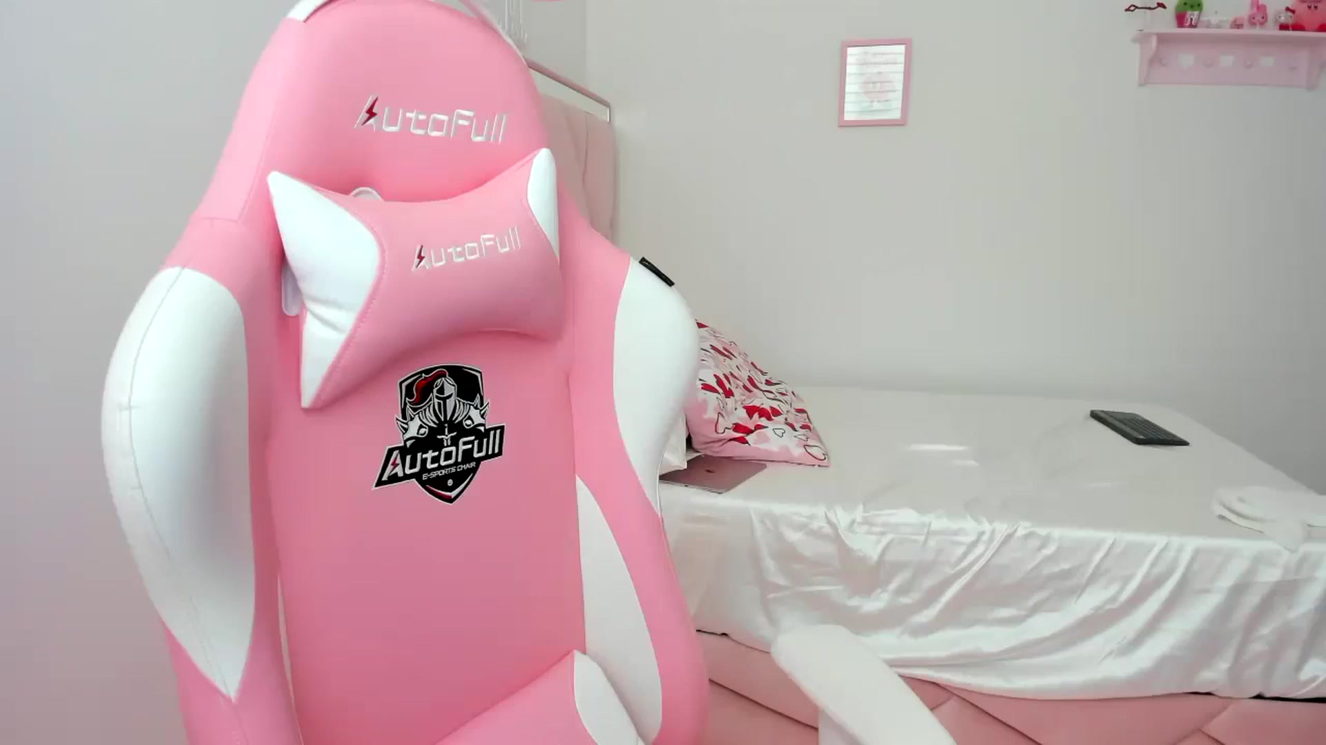 Gallery image thumbnail from Cherrycute666's myfreecams stream on, 02/20/2024, 22:49 image 20 of 20