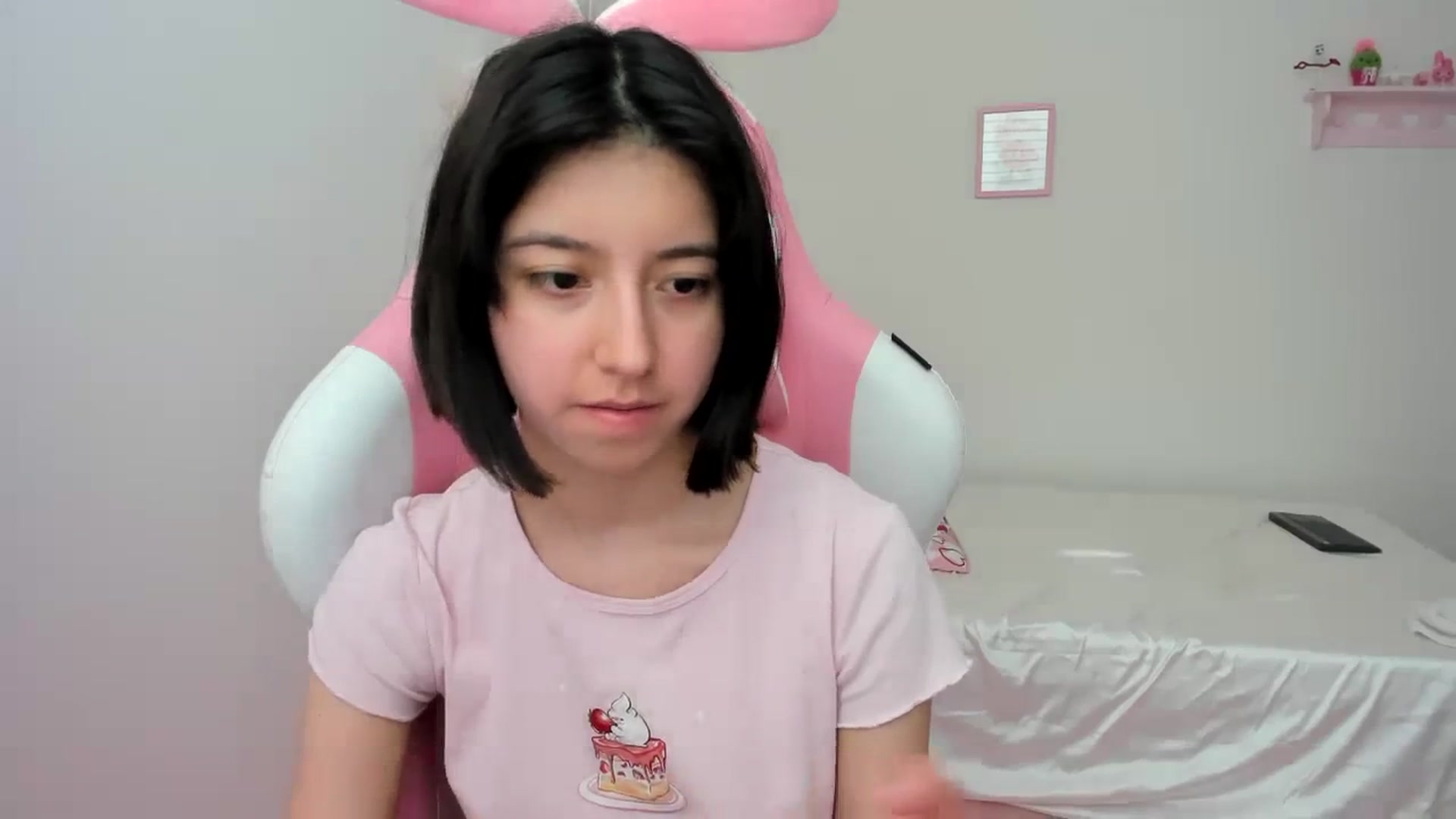 Gallery image thumbnail from Cherrycute666's myfreecams stream on, 02/20/2024, 22:49 image 6 of 20