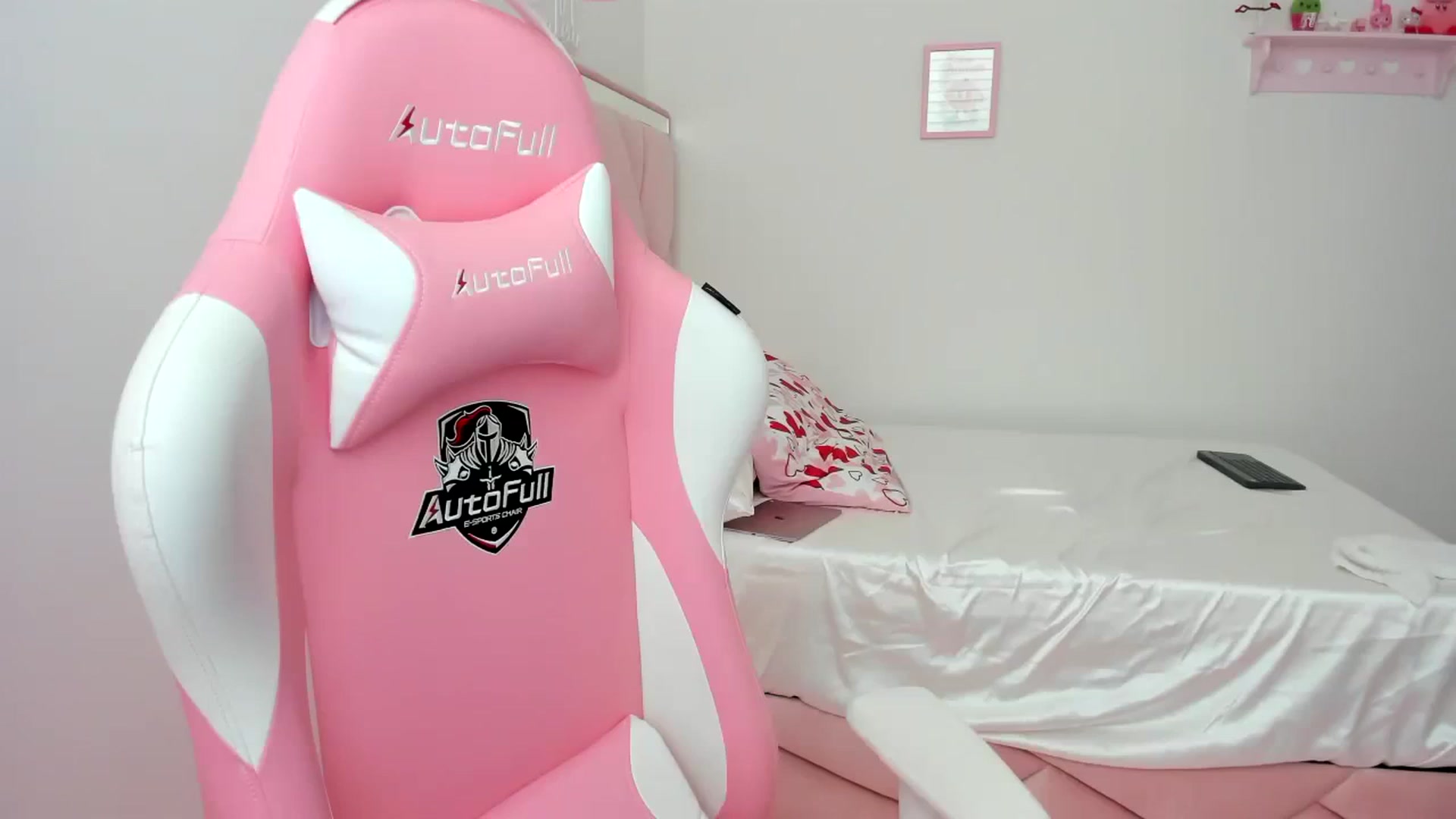 Gallery image thumbnail from Cherrycute666's myfreecams stream on, 02/20/2024, 22:49 image 19 of 20