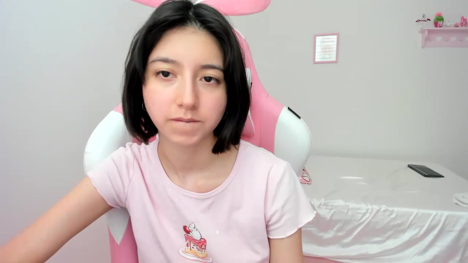 Gallery image thumbnail from Cherrycute666's myfreecams stream on, 02/20/2024, 22:49 image 1 of 20