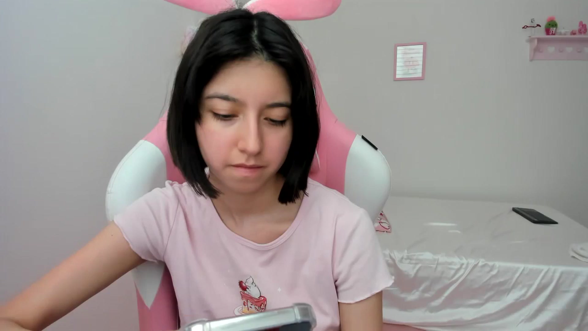 Gallery image thumbnail from Cherrycute666's myfreecams stream on, 02/20/2024, 22:49 image 3 of 20