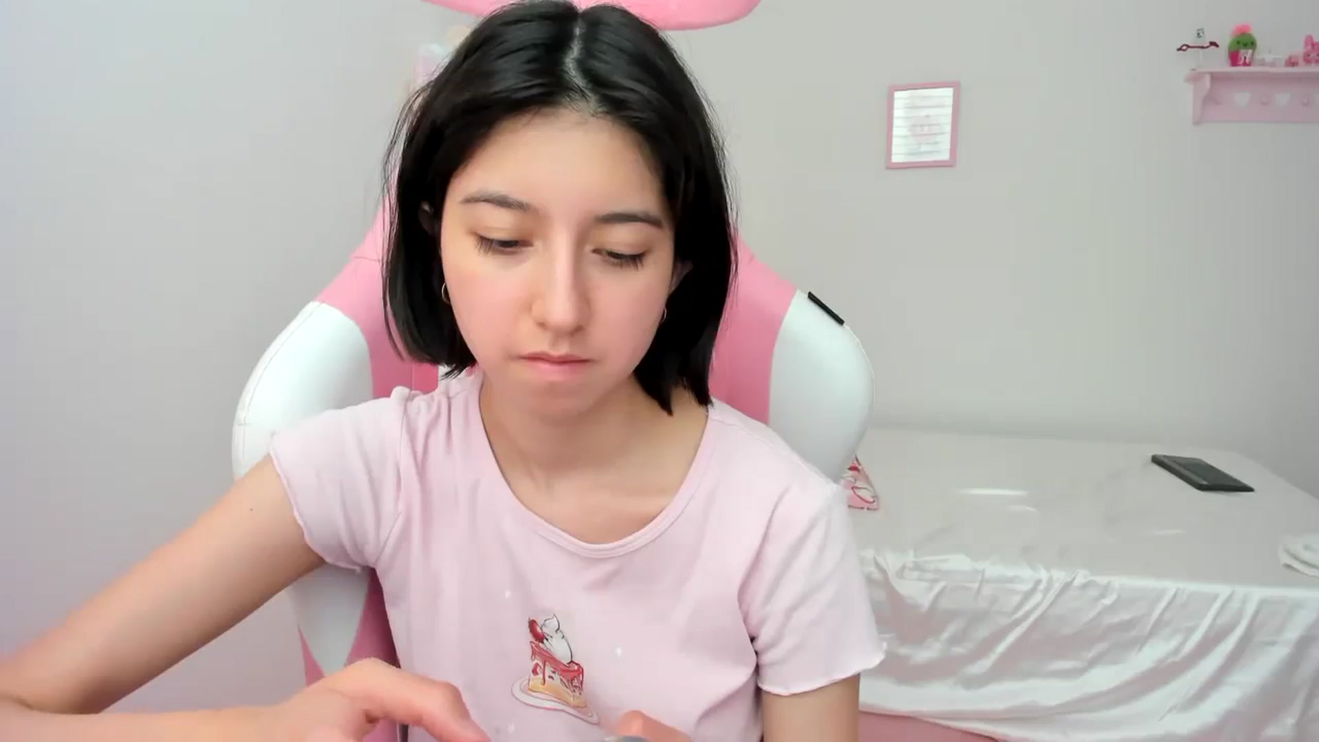 Gallery image thumbnail from Cherrycute666's myfreecams stream on, 02/20/2024, 22:49 image 12 of 20