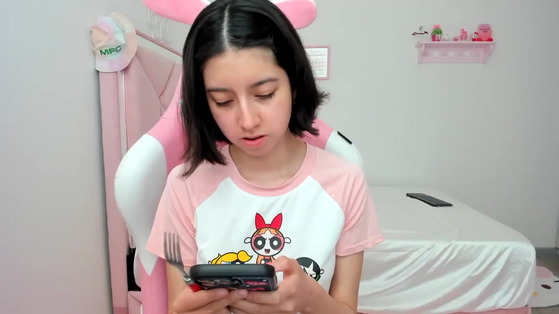Gallery image thumbnail from Cherrycute666's myfreecams stream on, 02/25/2024, 17:16 image 13 of 20