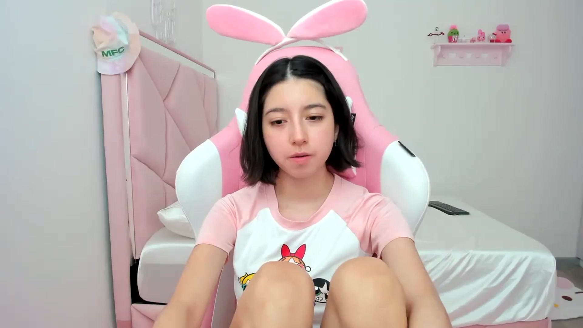 Gallery image thumbnail from Cherrycute666's myfreecams stream on, 02/25/2024, 17:16 image 16 of 20