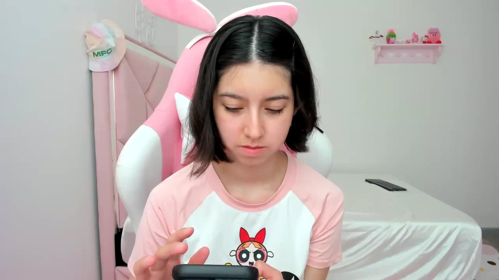 Gallery image thumbnail from Cherrycute666's myfreecams stream on, 02/25/2024, 17:16 image 10 of 20