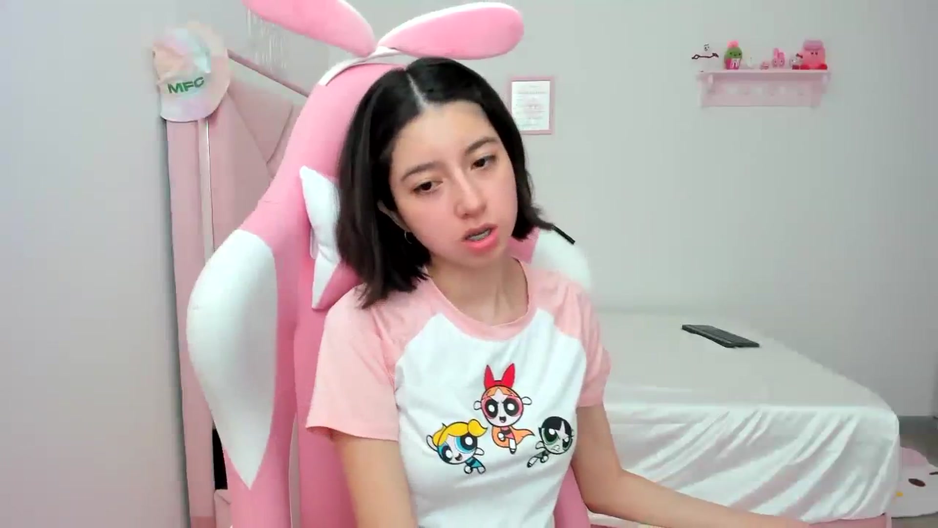 Gallery image thumbnail from Cherrycute666's myfreecams stream on, 02/25/2024, 17:16 image 15 of 20