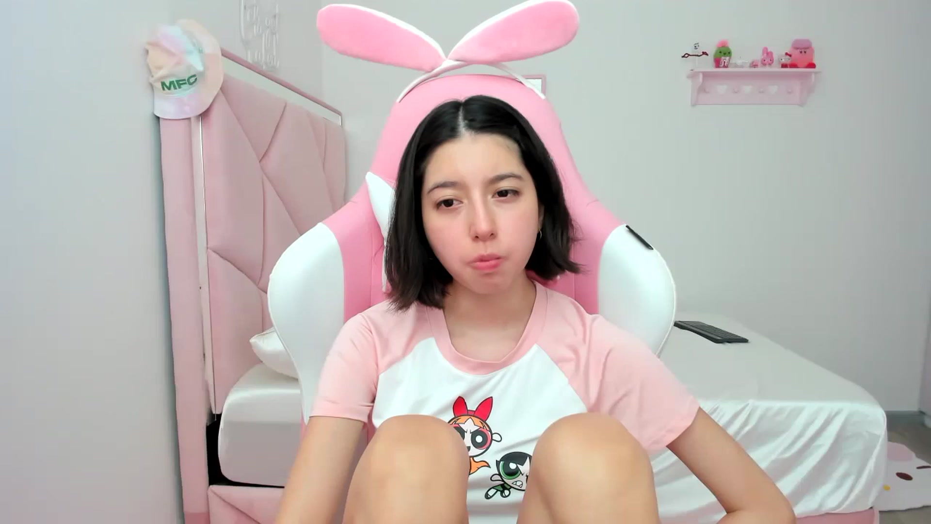 Gallery image thumbnail from Cherrycute666's myfreecams stream on, 02/25/2024, 17:16 image 17 of 20