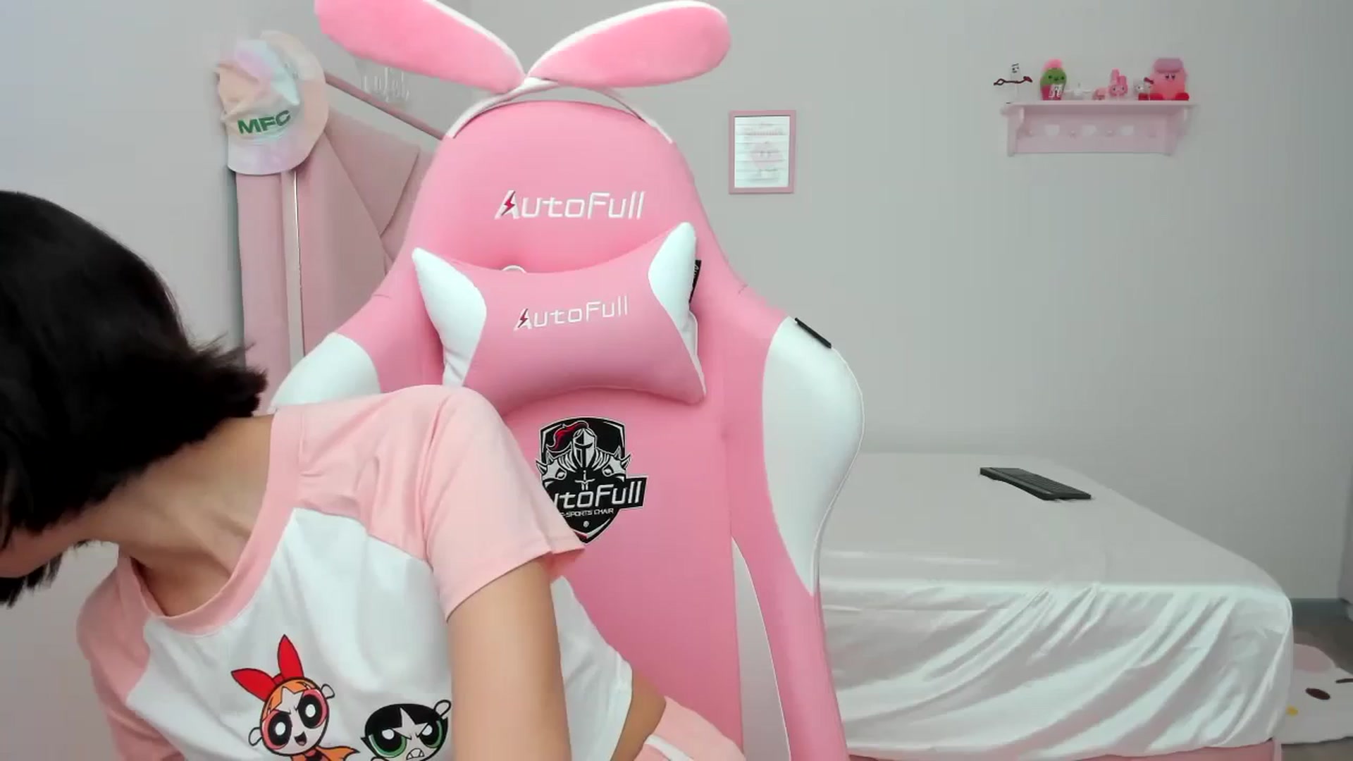 Gallery image thumbnail from Cherrycute666's myfreecams stream on, 02/25/2024, 17:16 image 18 of 20