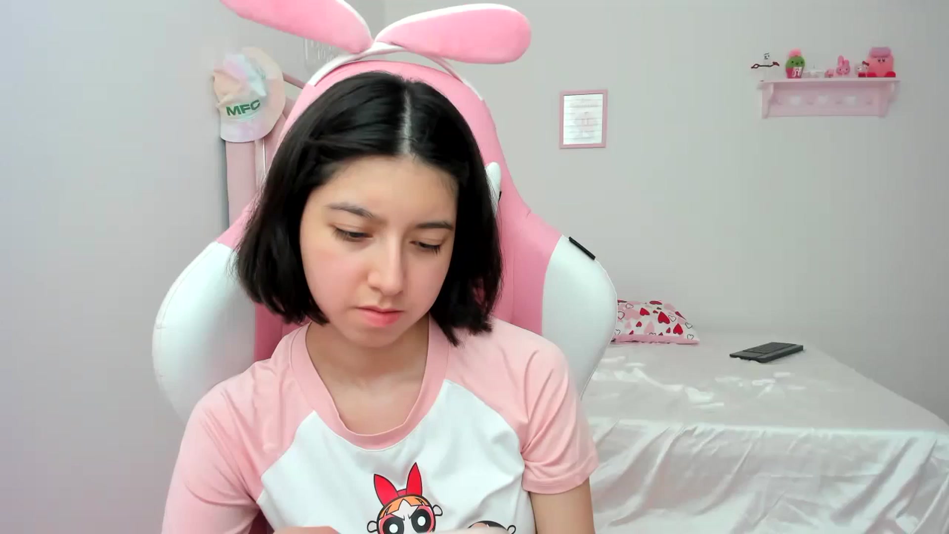 Gallery image thumbnail from Cherrycute666's myfreecams stream on, 02/25/2024, 18:40 image 13 of 20