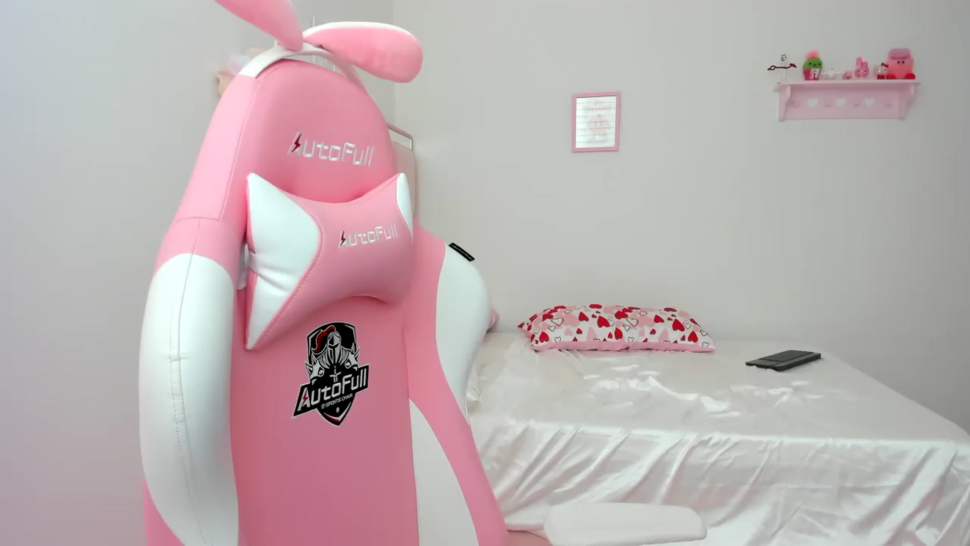 Gallery image thumbnail from Cherrycute666's myfreecams stream on, 02/25/2024, 18:40 image 14 of 20