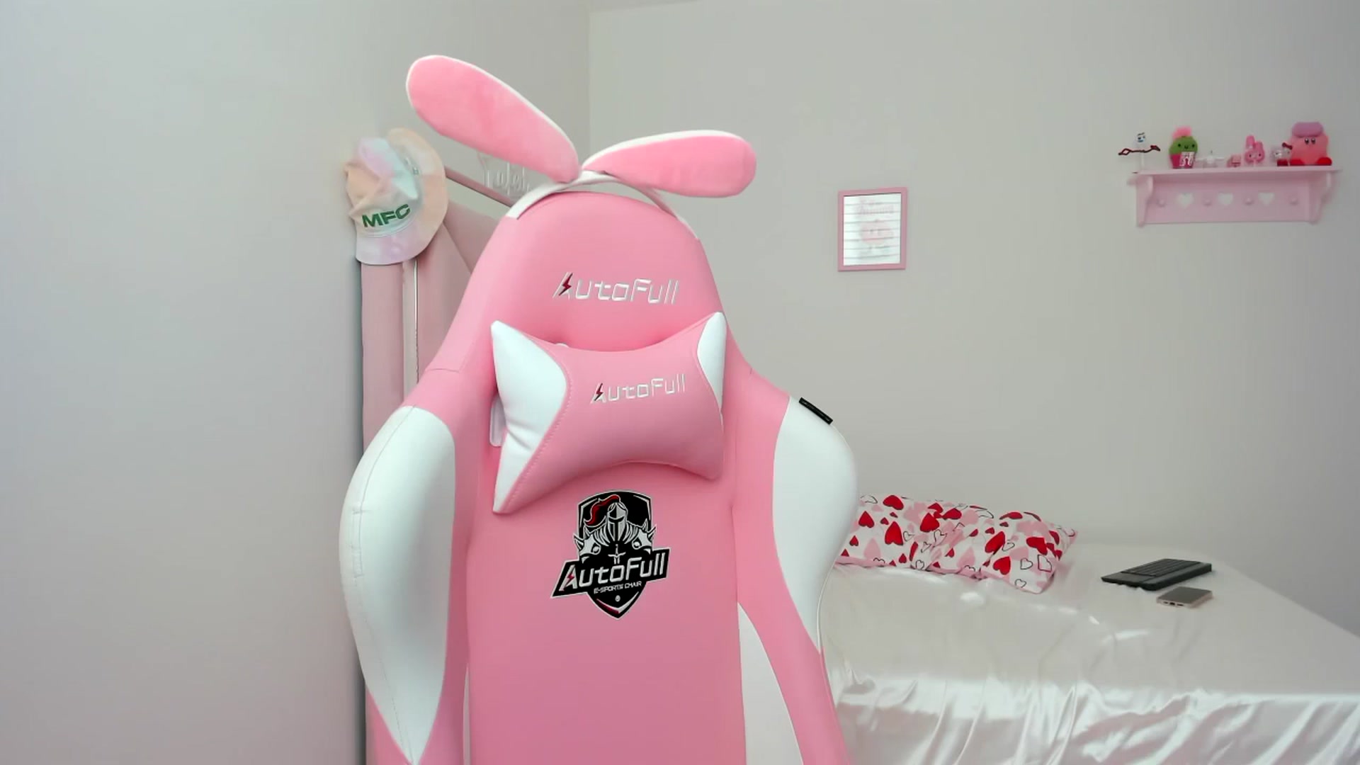 Gallery image thumbnail from Cherrycute666's myfreecams stream on, 02/25/2024, 21:19 image 13 of 20